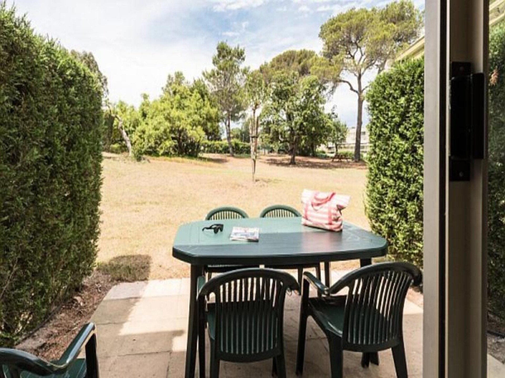 Knus appartement bij het strand van Saint-Raphaël met zwembad - foto 10
