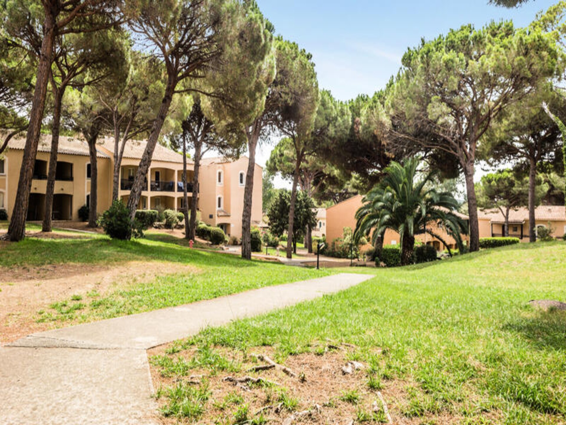 Knus appartement met zwembad nabij golfbaan en stranden Saint-Raphaël - foto 10