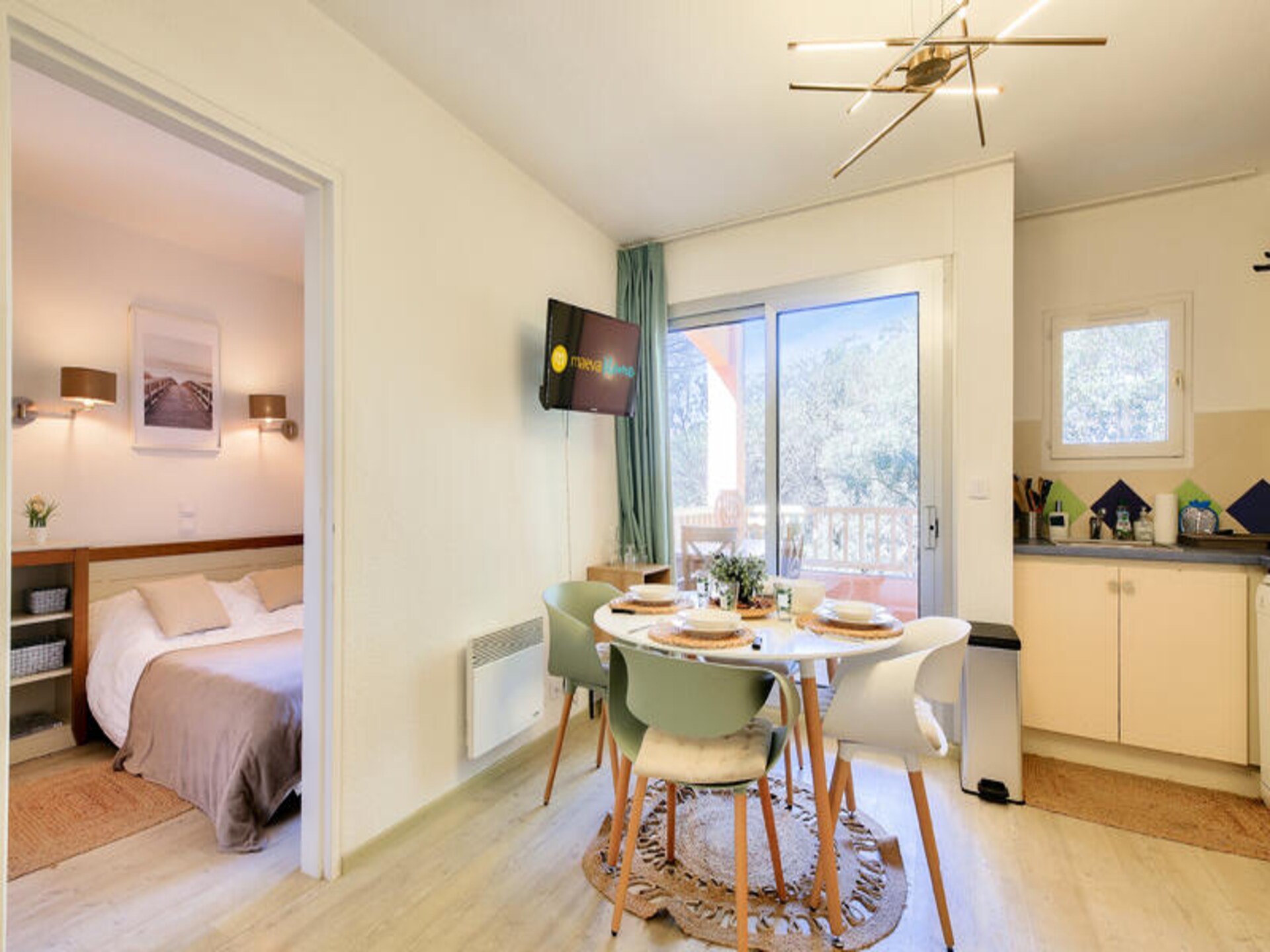 Licht appartement met terras aan bosrand, zwembad en golfbaan op 400m - foto 20