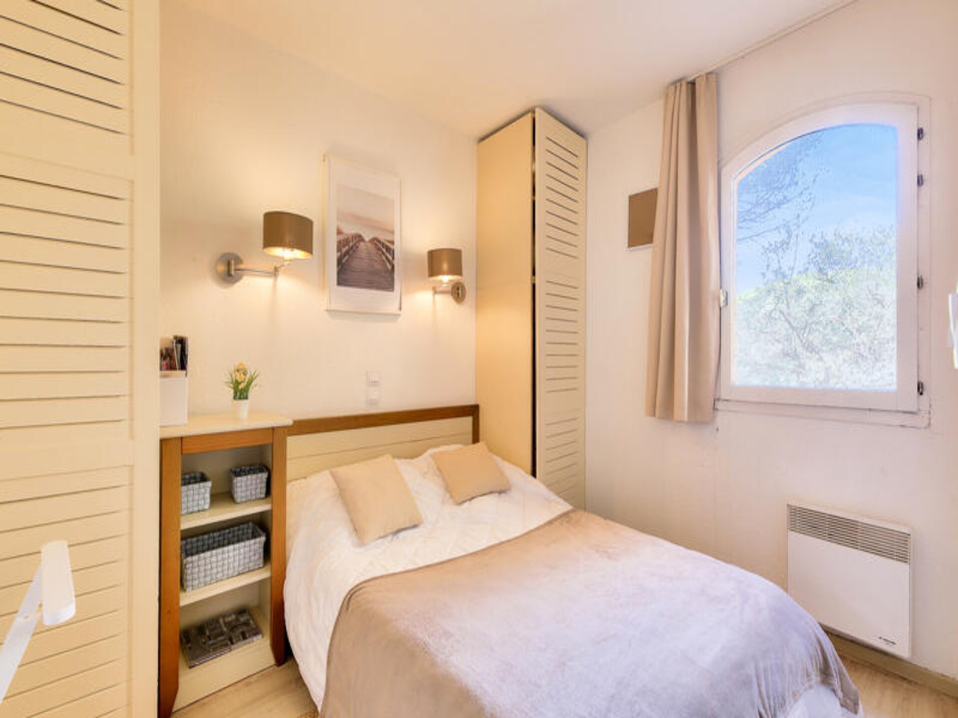 Licht appartement met terras aan bosrand, zwembad en golfbaan op 400m - foto 23