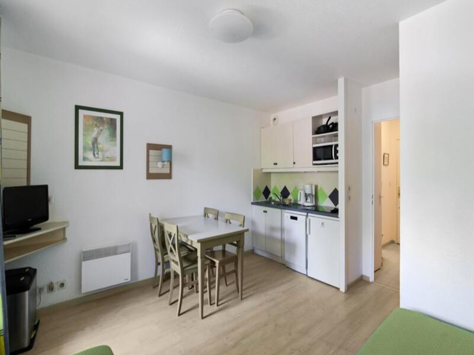 Zonnig appartement met zwembad nabij Saint-Raphaël, 15 min van strand - foto 20
