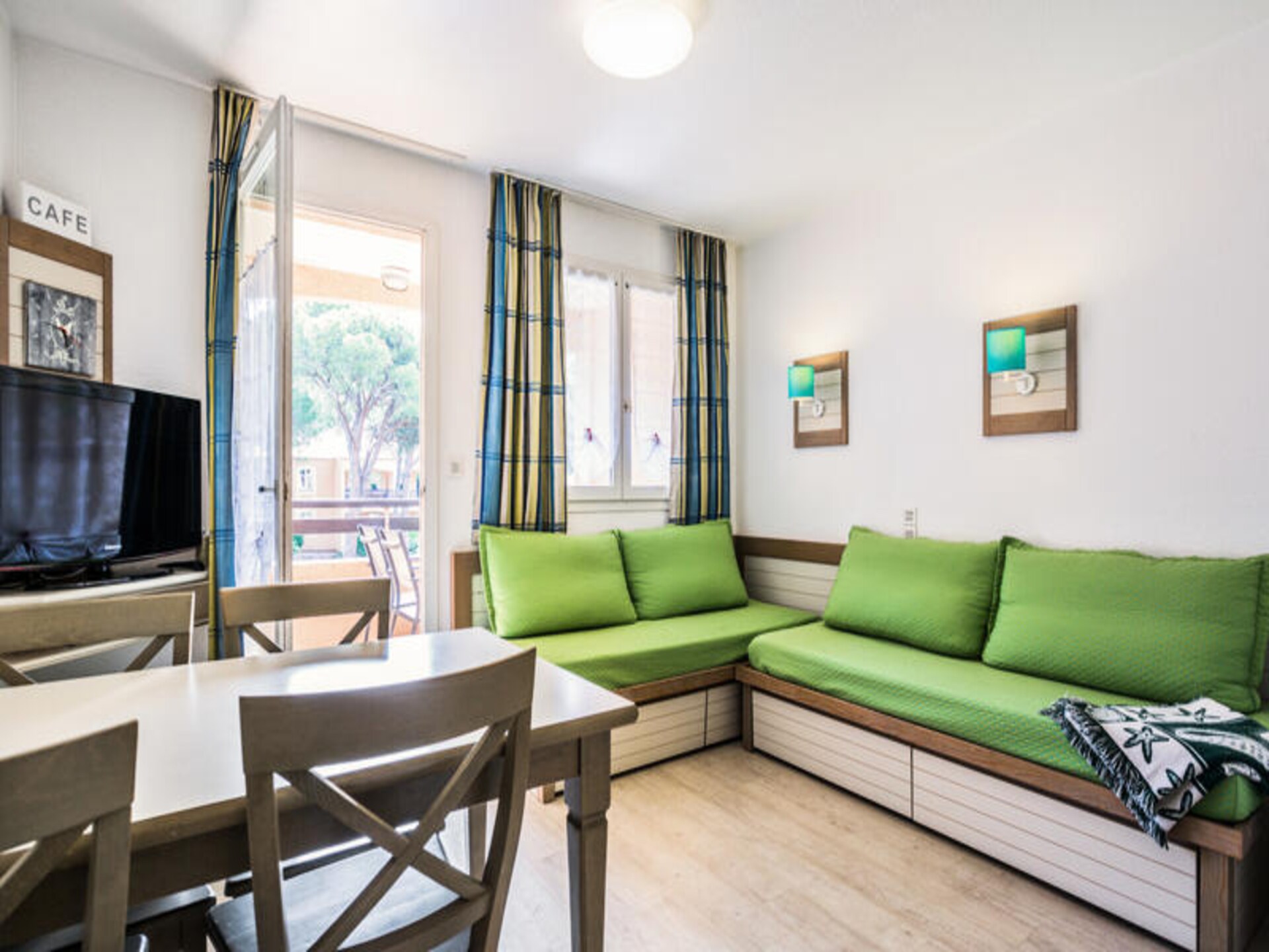 Appartement met terras in Résidence Saint-Raphaël Valescure, 6 km van het centrum - foto 22