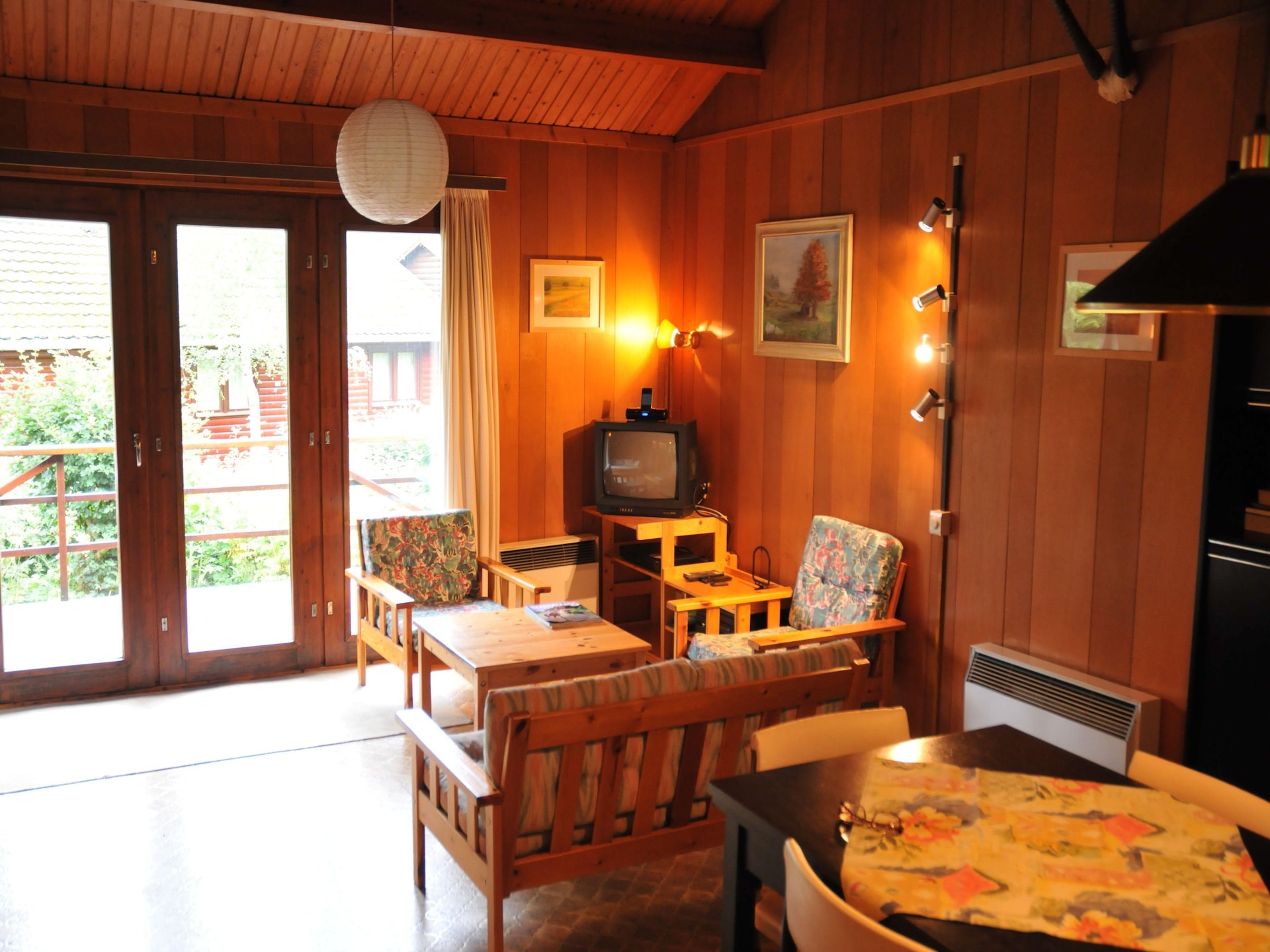 6-persoons houten bungalow in groen Jupille met hondvriendelijk terras - foto 16