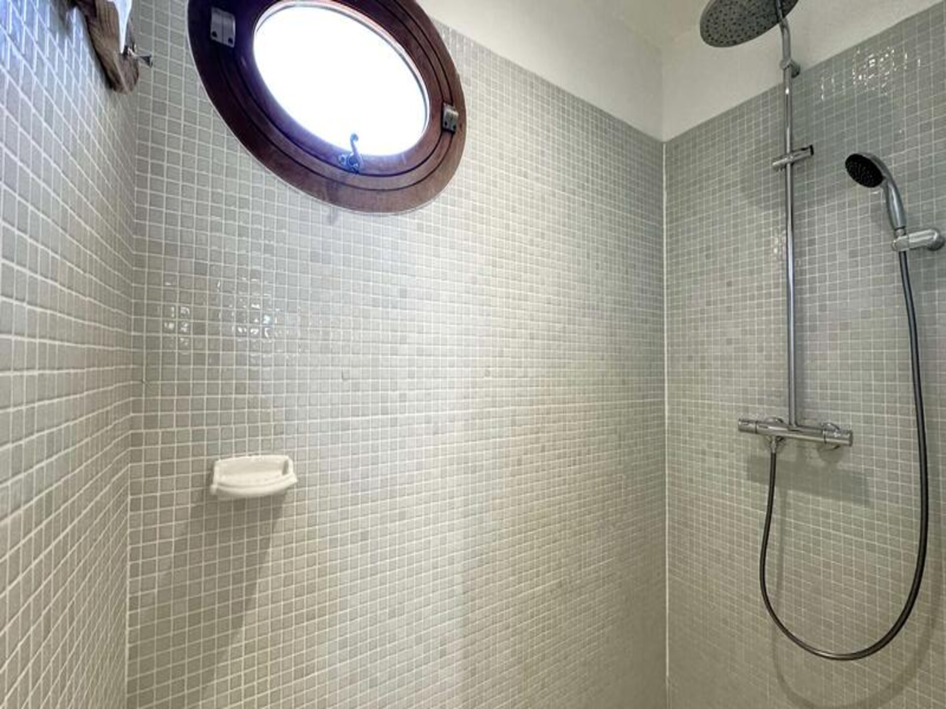 Ruim appartement met privézwembad en uitzicht op de heuvels bij La Londe Les Maures - foto 22