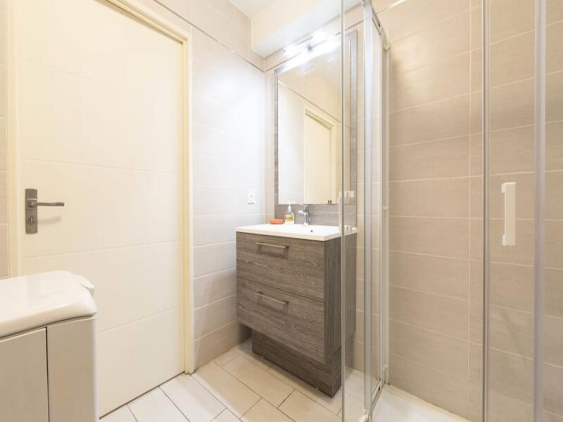 Modern appartement met terras en zwembad in Juan-les-Pins - foto 13