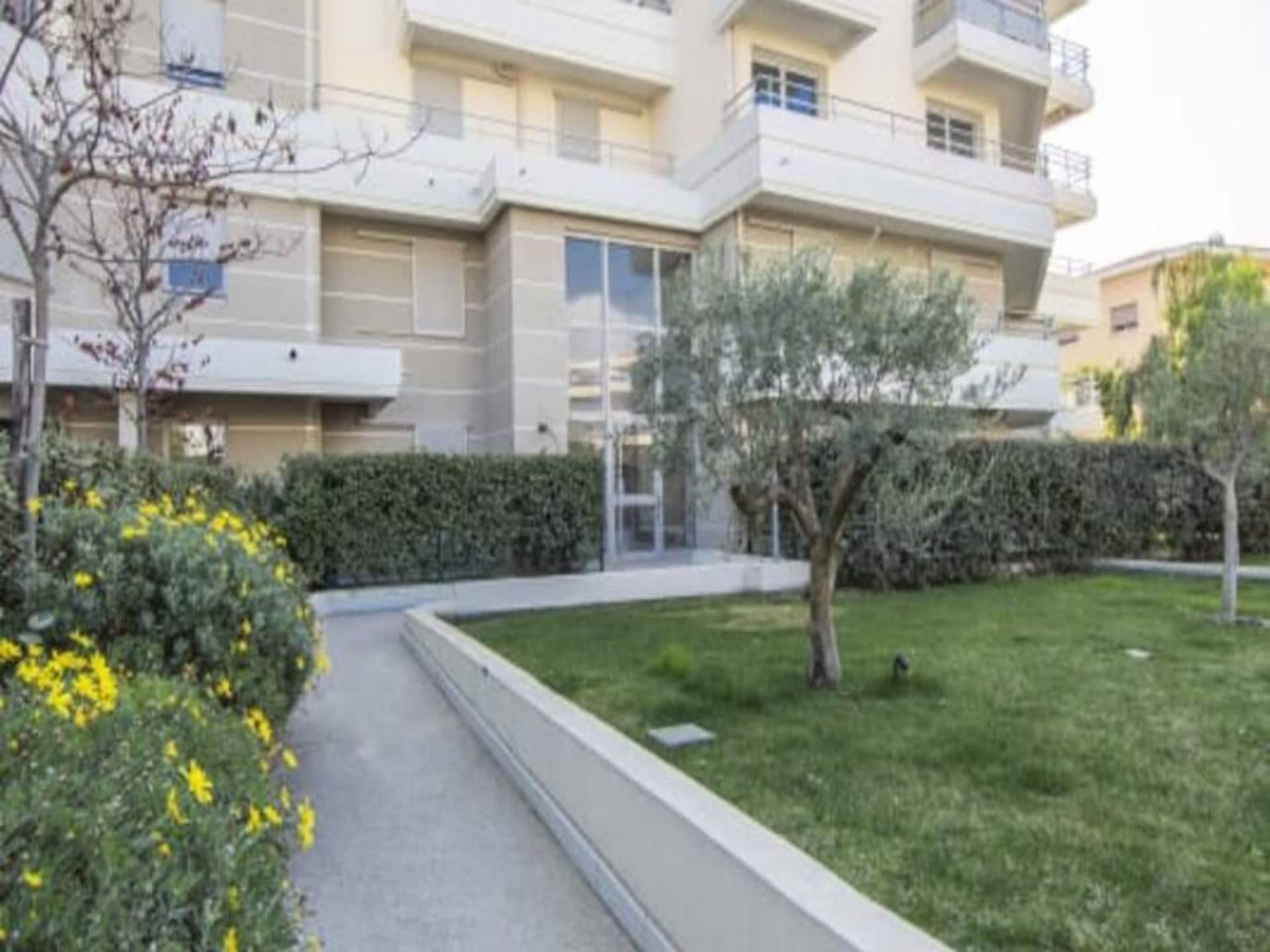 Modern appartement met terras en zwembad in Juan-les-Pins - foto 16