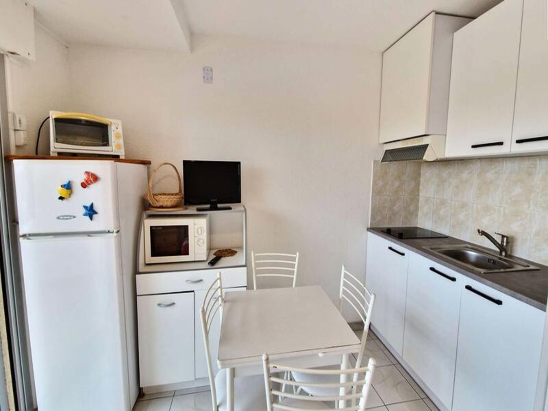 Studio vlakbij strand in Marseillan met terras, 4 personen - foto 11