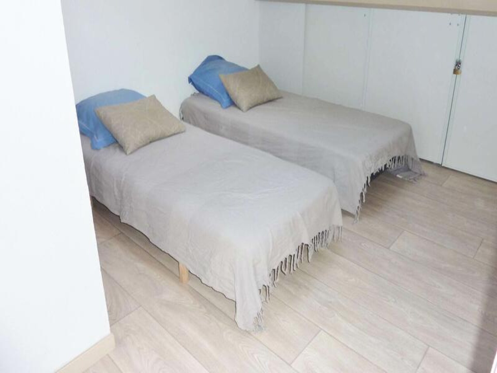 Zonnig 3-slaapkamer appartement op de bovenste verdieping nabij de haven - foto 7
