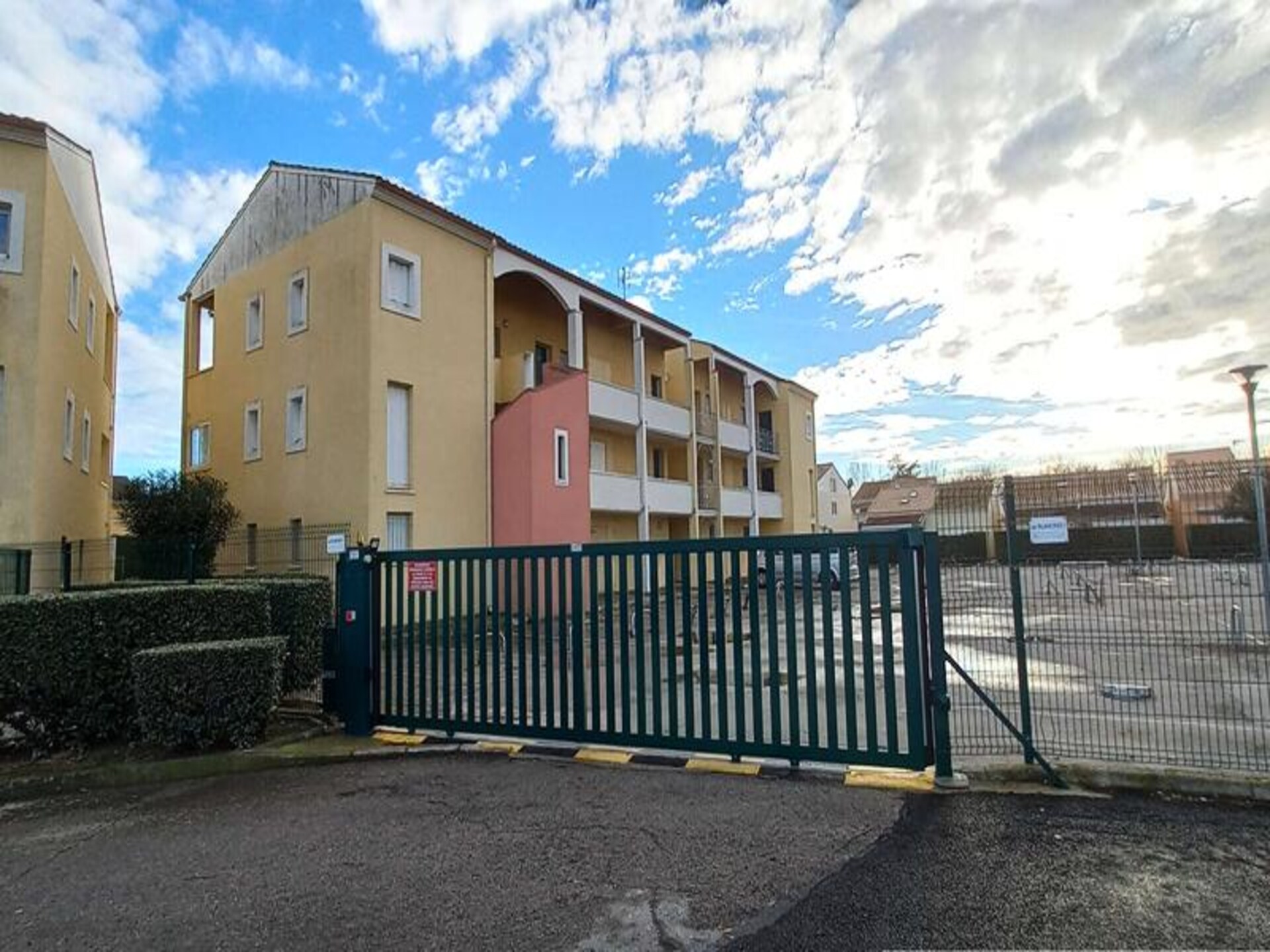 Zonnig 3-slaapkamer appartement op de bovenste verdieping nabij de haven - foto 14