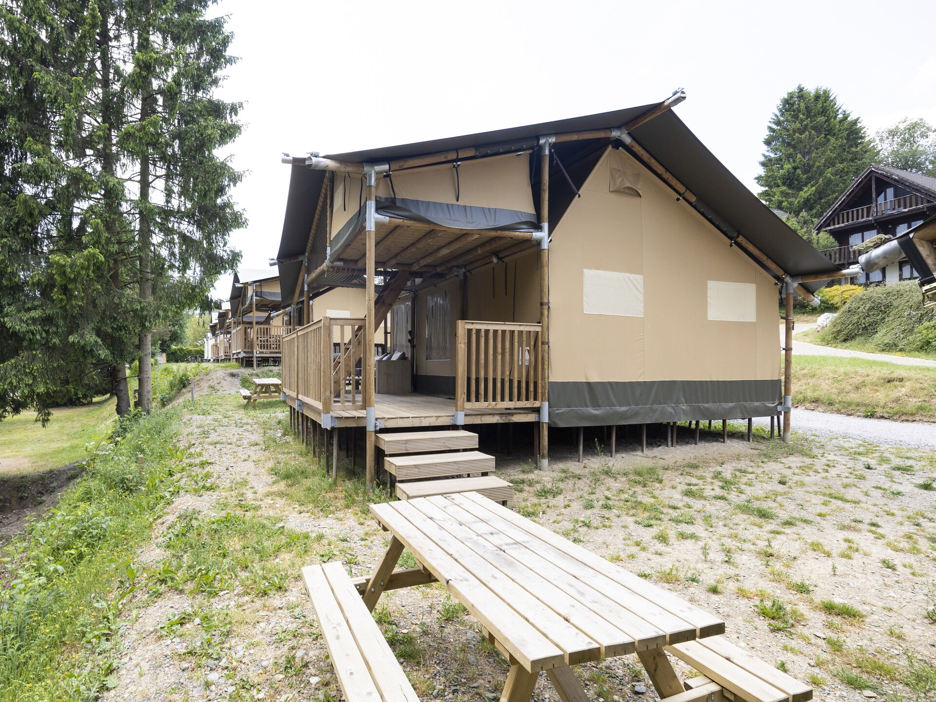 Ranger Lodge in Dochamps: Glamping voor 8 met panoramisch Ardennen uitzicht - foto 9
