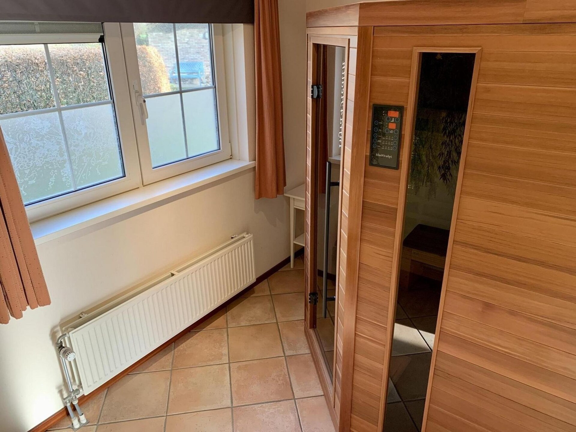 Knus vakantiehuis met sauna op 10 minuten fietsen van zee in Sint Maartenszee - foto 32
