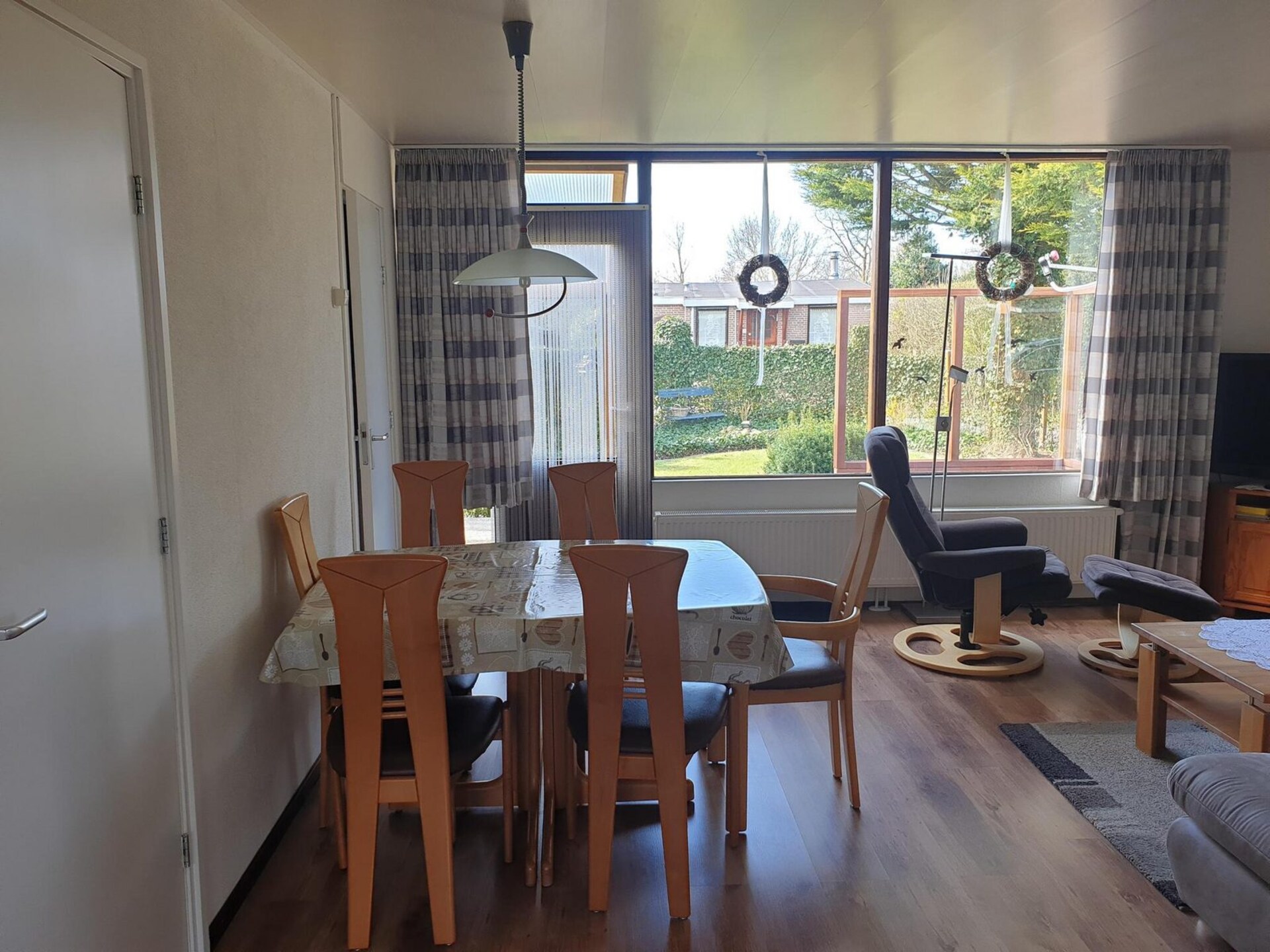 Vrijstaande 6-persoonsbungalow met tuin op fietsafstand van zee in Sint Maartenszee - foto 3