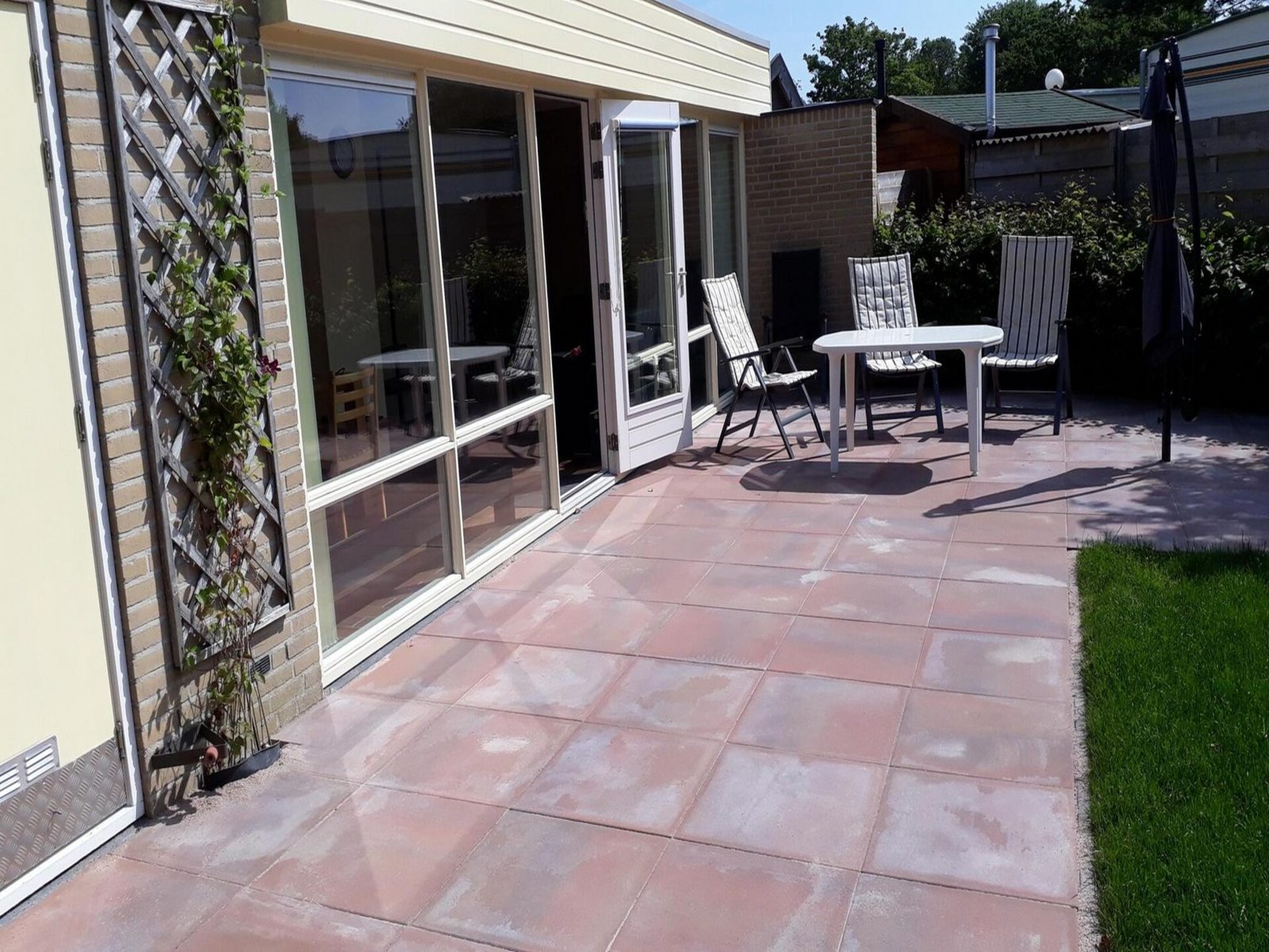 Vrijstaande bungalow De Schelp 14 met zonnige tuin bij Sint Maartenszee - foto 11