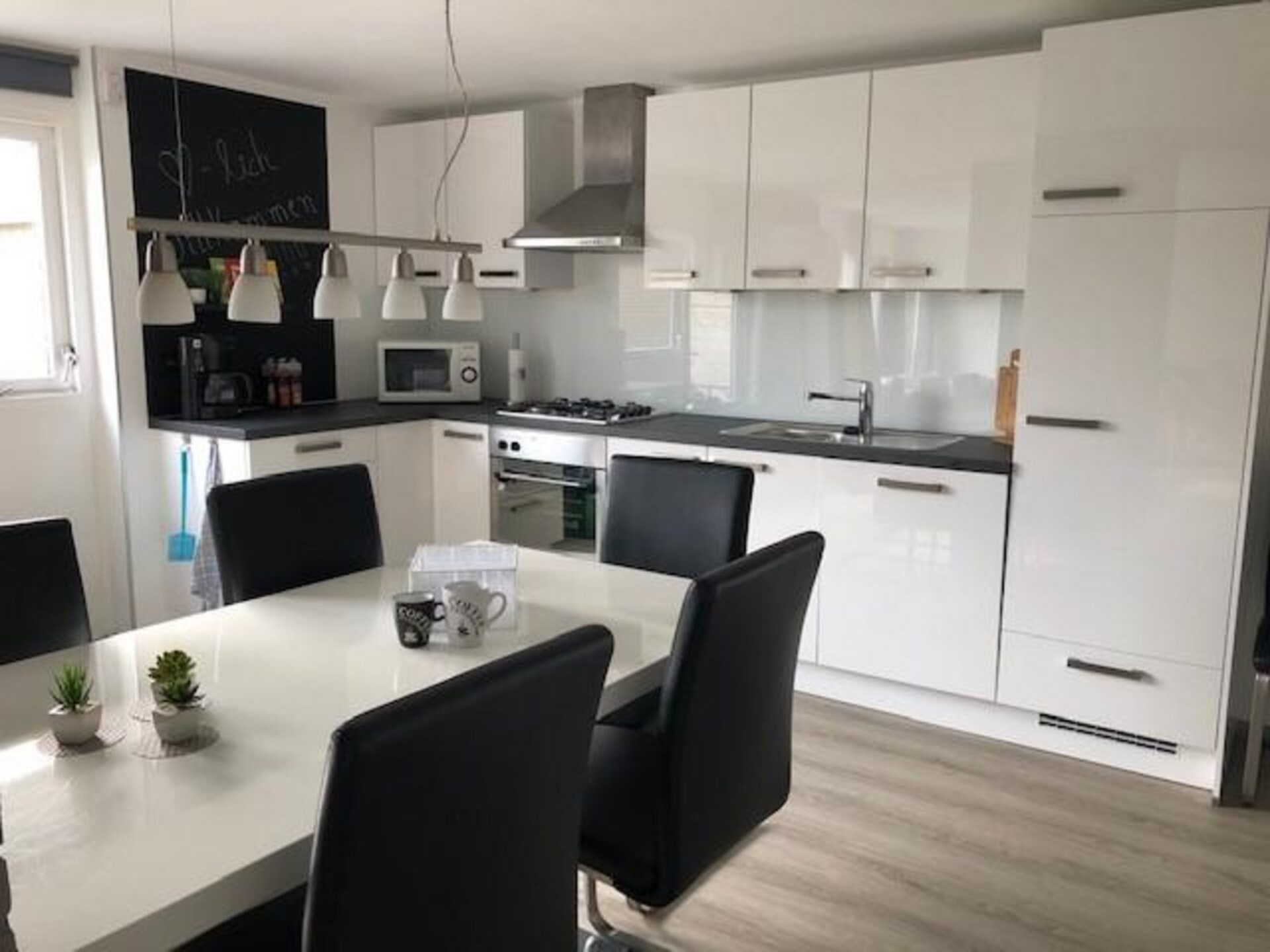 Vrijstaande familiebungalow met overdekt terras in Sint Maartenszee - foto 3