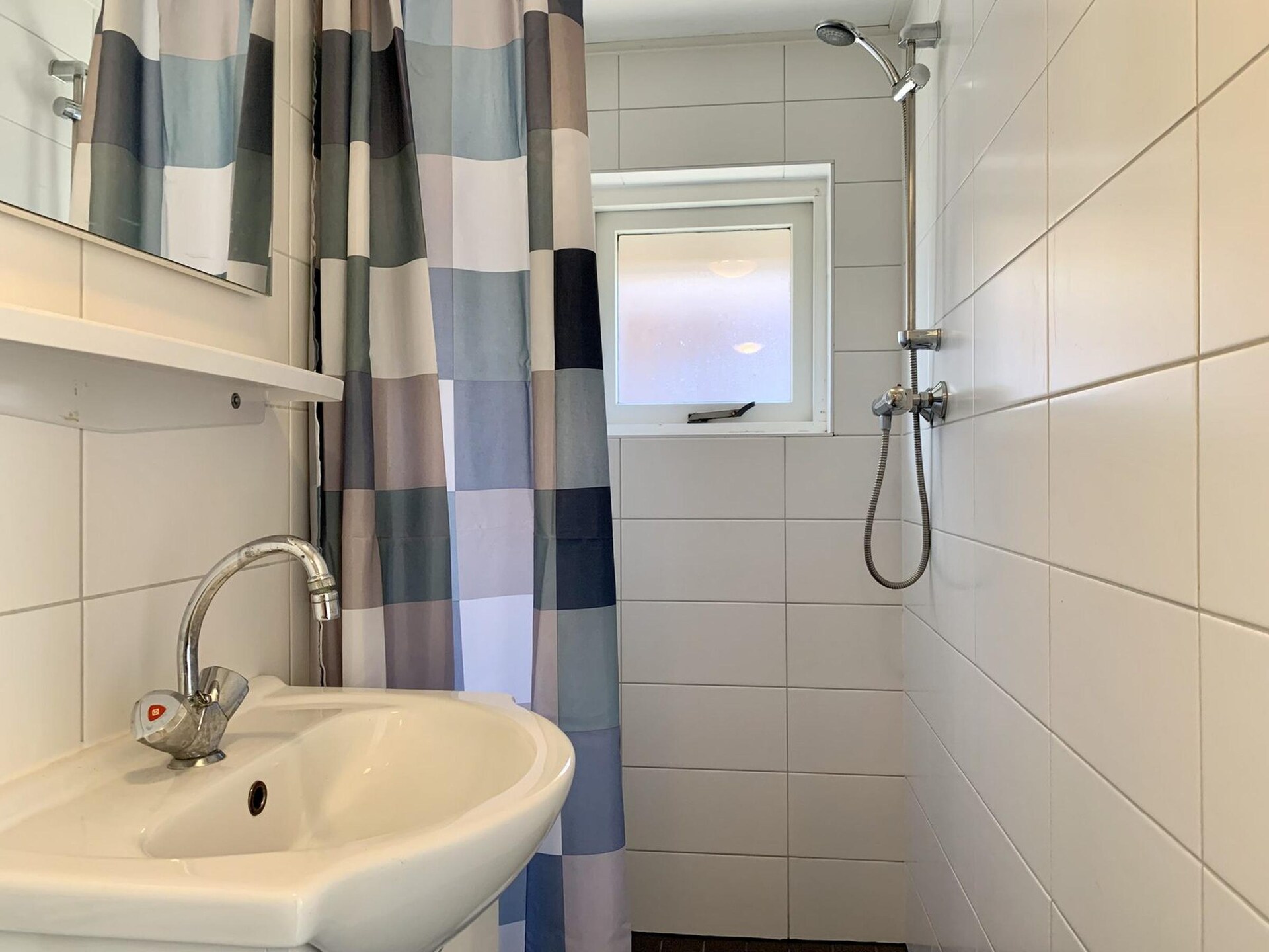 Vrijstaande bungalow Gudea 5 in rustig park bij bloemenvelden - foto 12