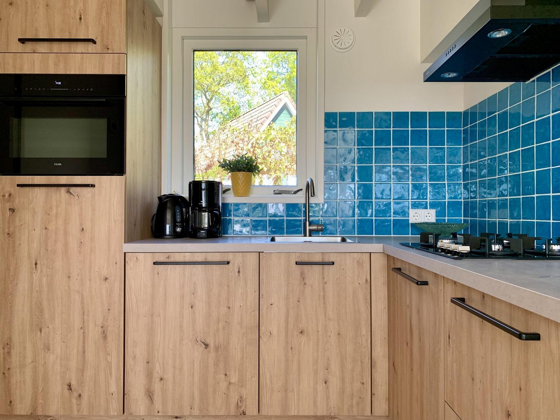 Vrijstaande bungalow Gudea 5 in rustig park bij bloemenvelden - foto 8