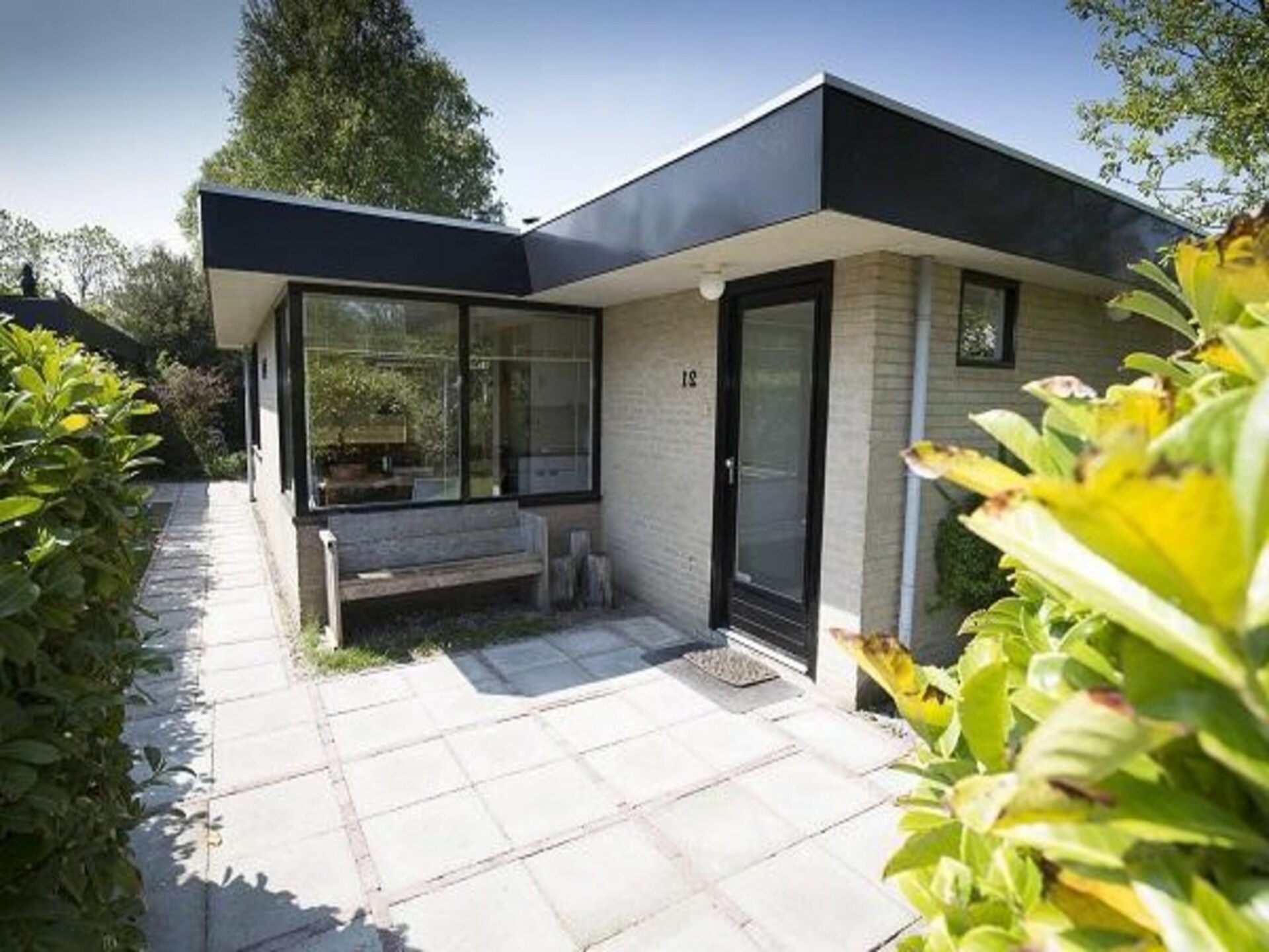 Vrijstaande vakantiebungalow met houtkachel en zonnige tuin in Sint Maartenszee - foto 19