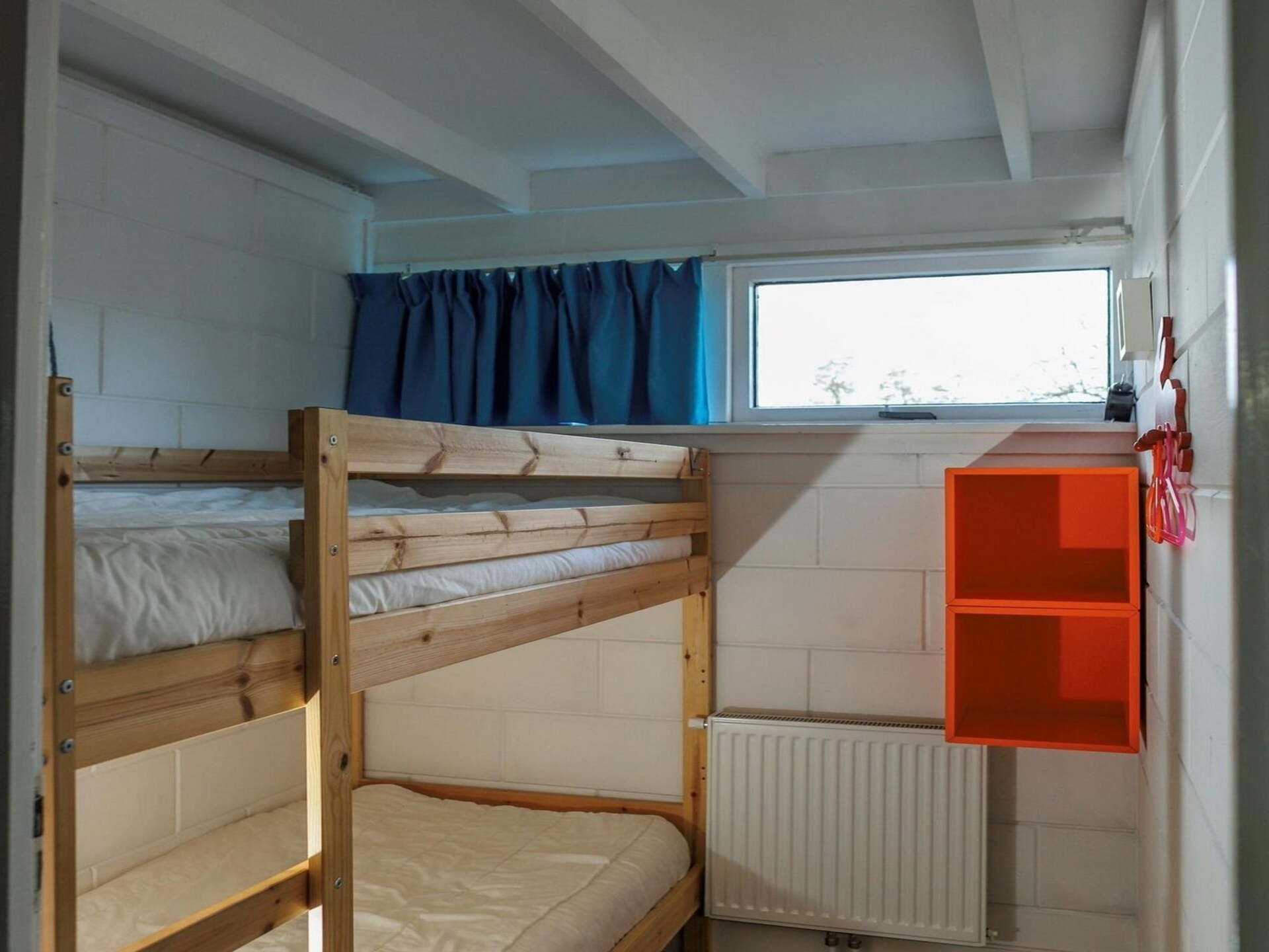 Vrijstaande vakantiebungalow met houtkachel en zonnige tuin in Sint Maartenszee - foto 25