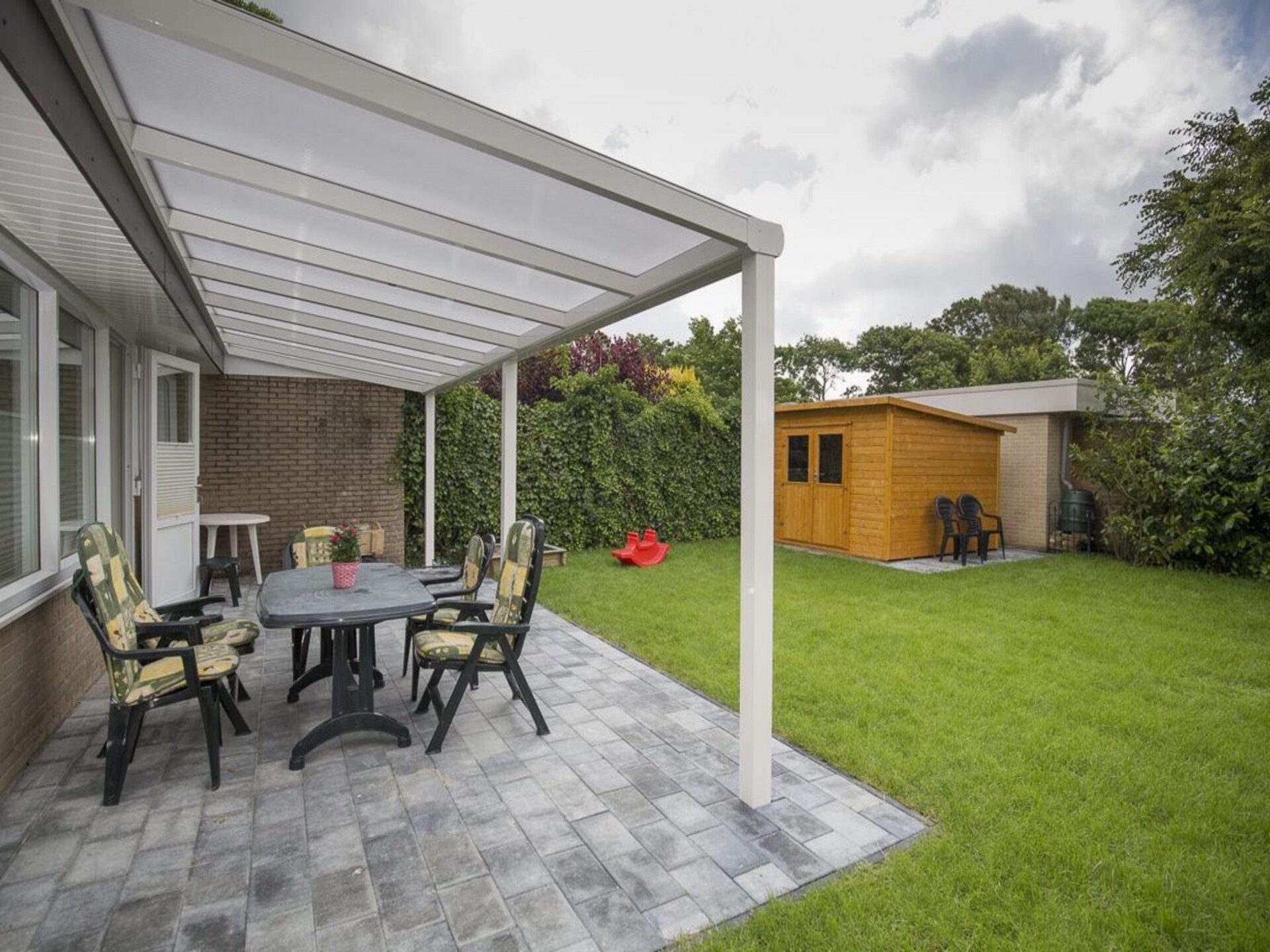 Comfortabele vrijstaande bungalow met zonnige tuin in Sint Maartenszee - foto 4