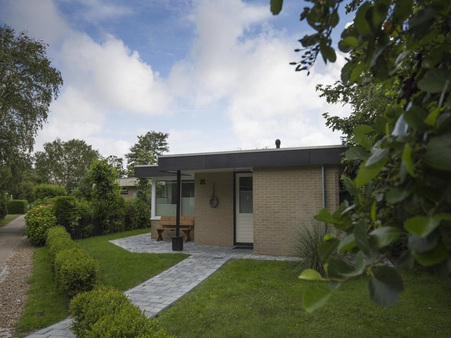 Comfortabele vrijstaande bungalow met zonnige tuin in Sint Maartenszee - foto 10