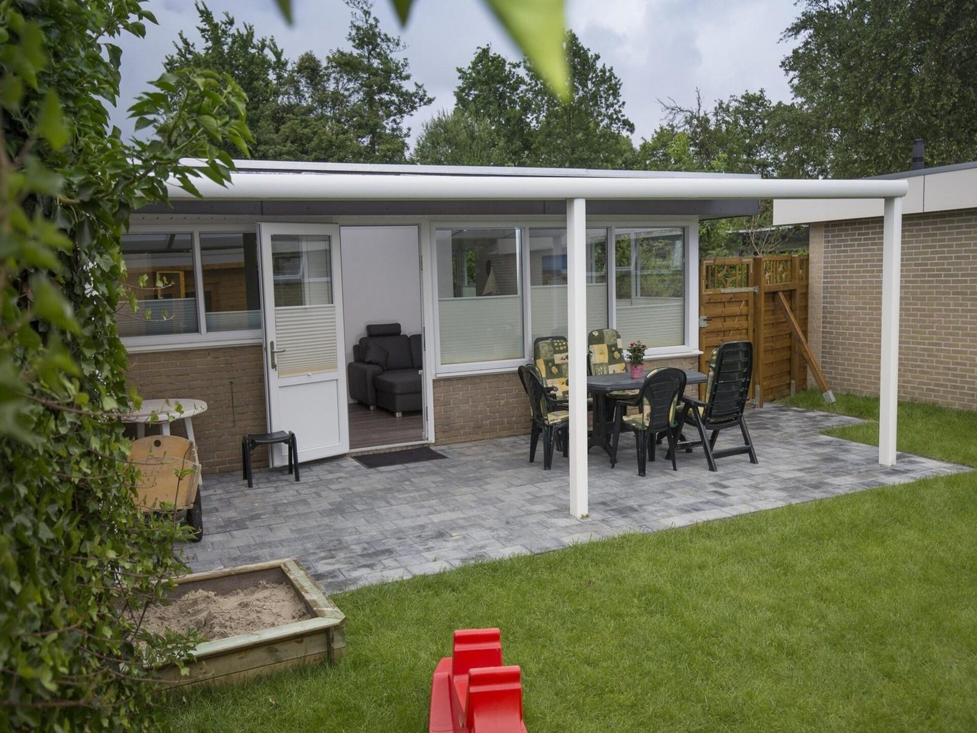 Comfortabele vrijstaande bungalow met zonnige tuin in Sint Maartenszee - foto 31
