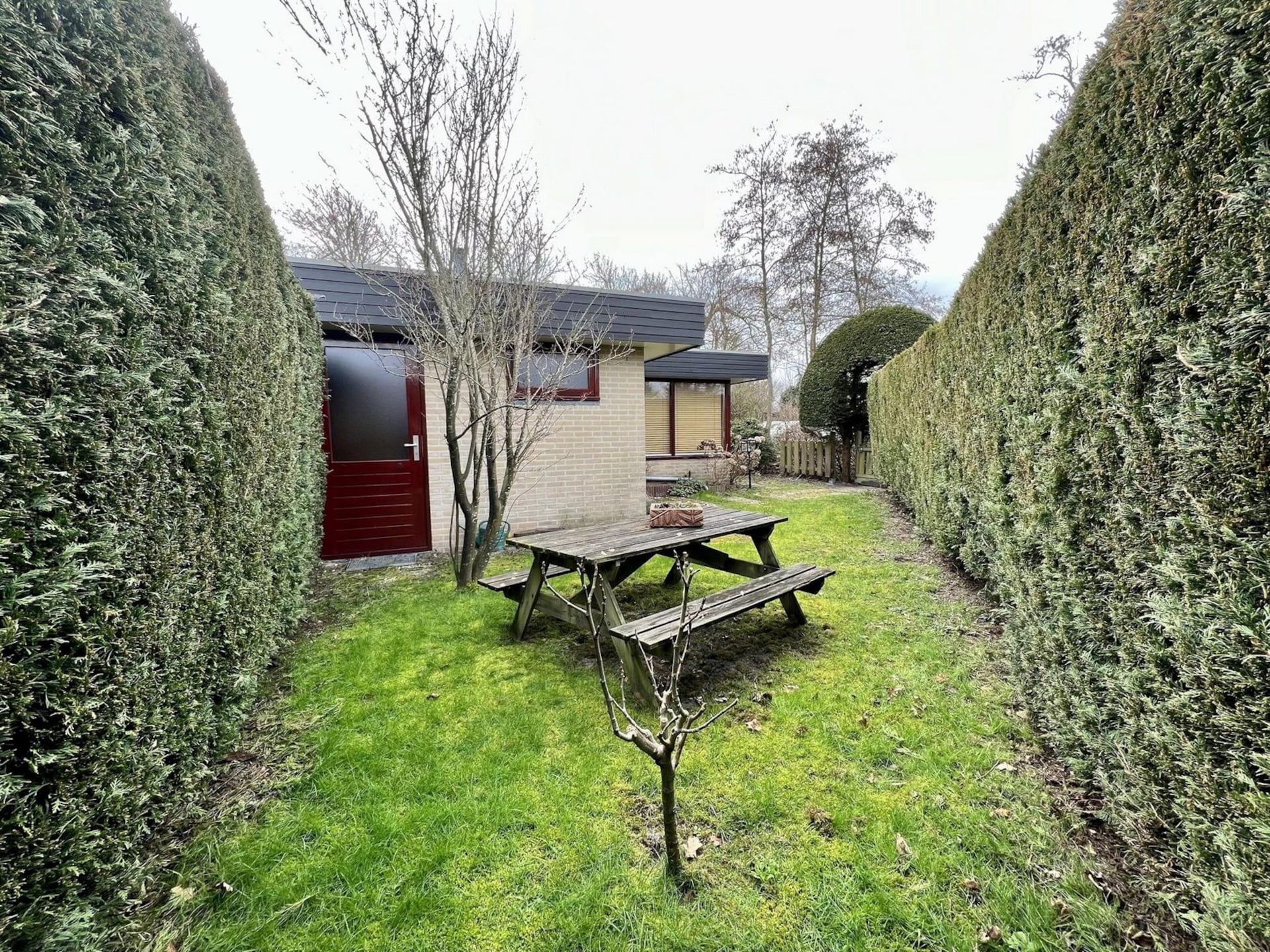 Sfeervolle vrijstaande bungalow met omheinde tuin in Sint Maartenszee - foto 4