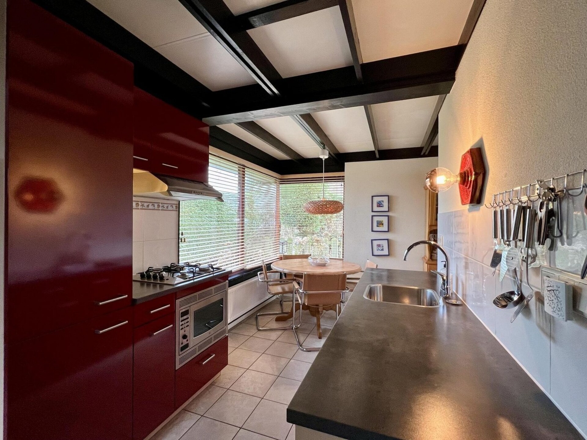 Sfeervolle vrijstaande bungalow met omheinde tuin in Sint Maartenszee - foto 22