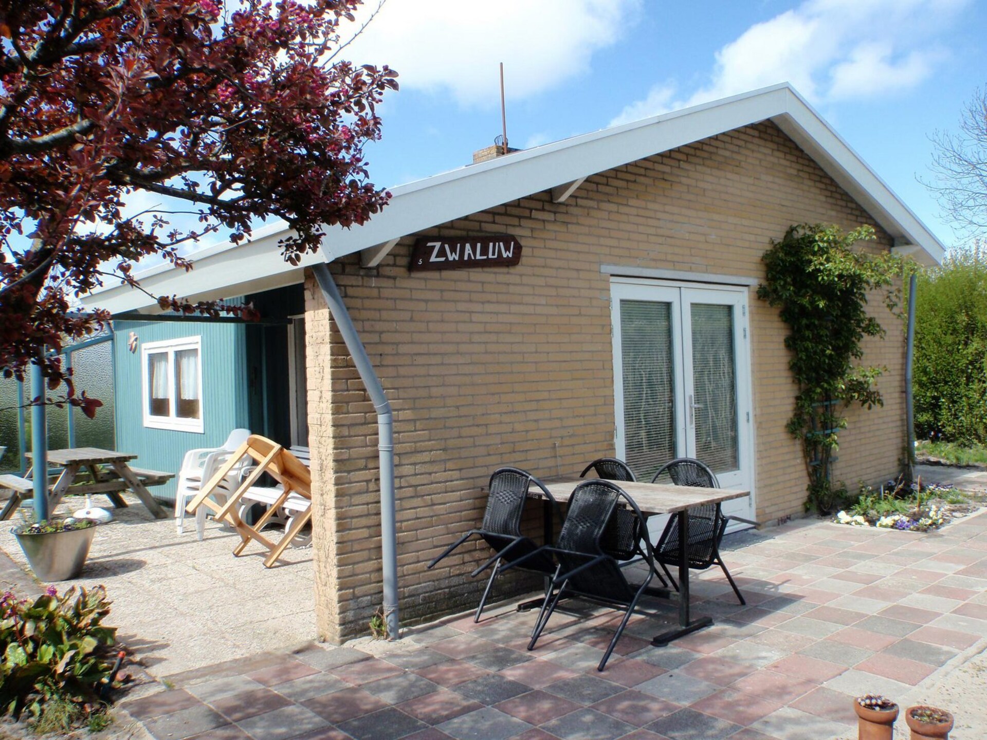 Charmante vrijstaande bungalow in Sint Maartenszee, 500m van strand - foto 1