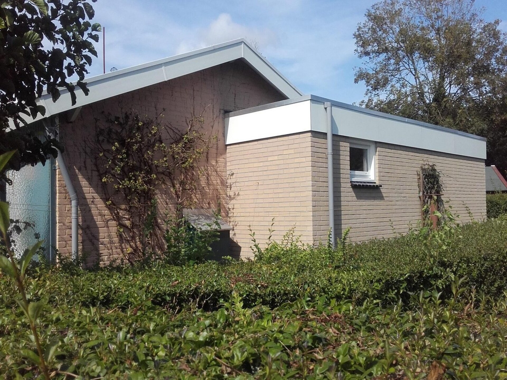 Charmante vrijstaande bungalow in Sint Maartenszee, 500m van strand - foto 21