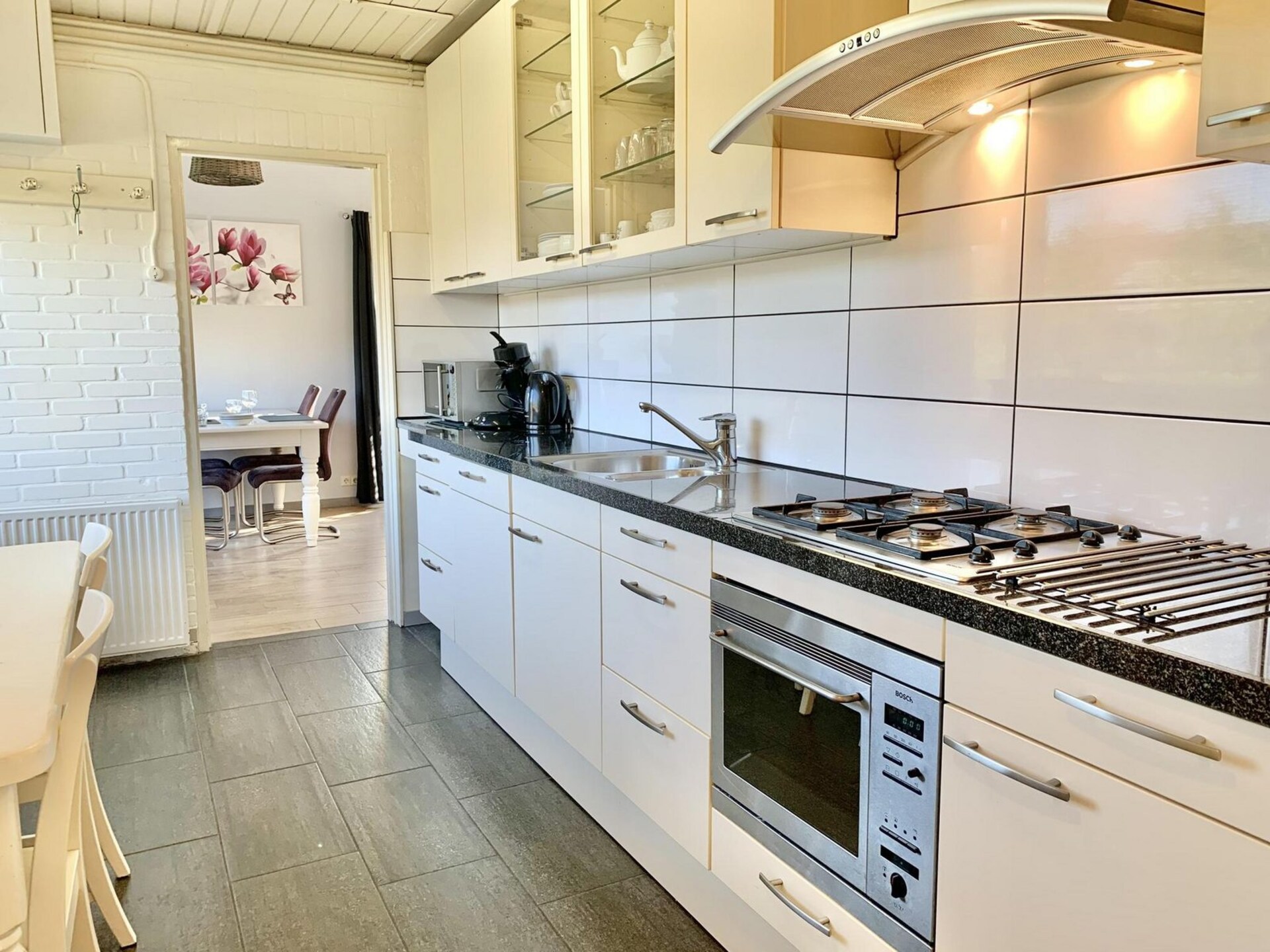 Vrijstaande moderne bungalow met omheinde tuin in Sint Maartenszee - foto 3