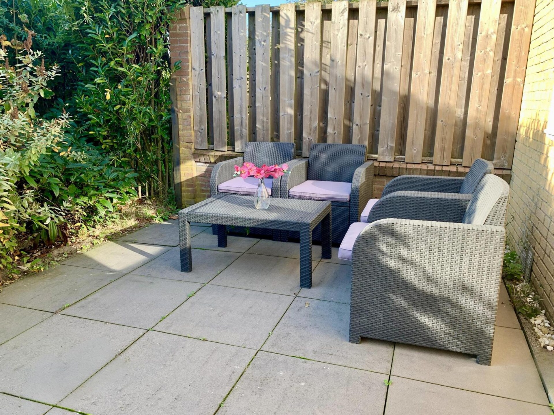 Vrijstaande moderne bungalow met omheinde tuin in Sint Maartenszee - foto 11