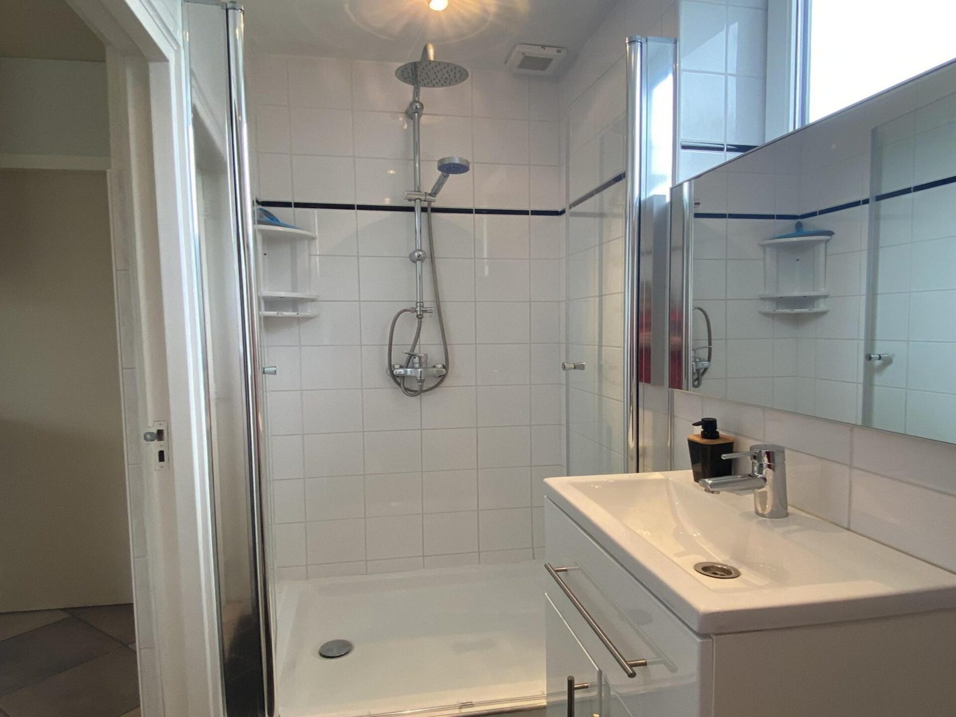 Vrijstaande bungalow Zeewaard 37 – rustig park, airconditioning, huisdieren welkom - foto 17