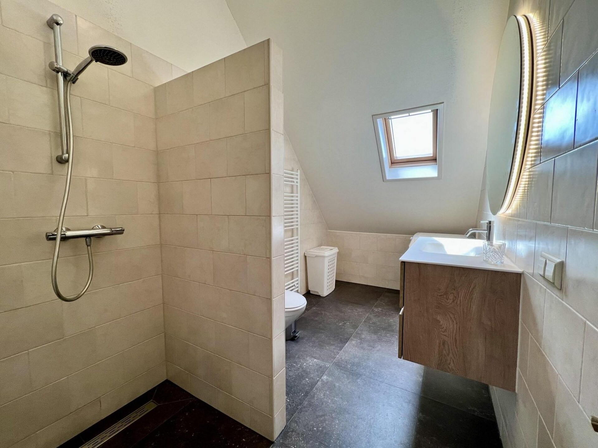 Licht appartement op Villapark Anzelhoef, 10 minuten fietsen van strand - foto 11