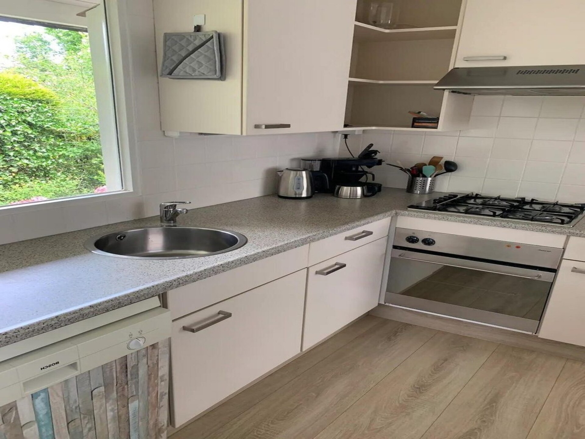 Vrijstaande 5-persoonsbungalow met grote tuin nabij strand Sint Maartenszee - foto 16