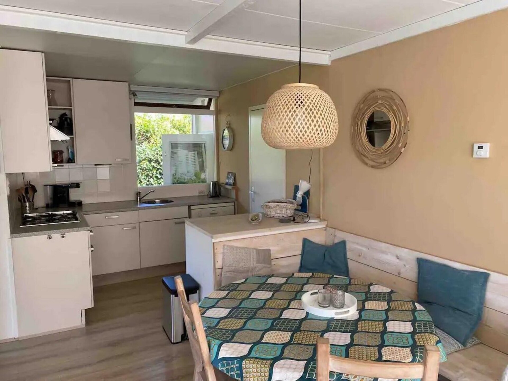 Vrijstaande 5-persoonsbungalow met grote tuin nabij strand Sint Maartenszee - foto 11
