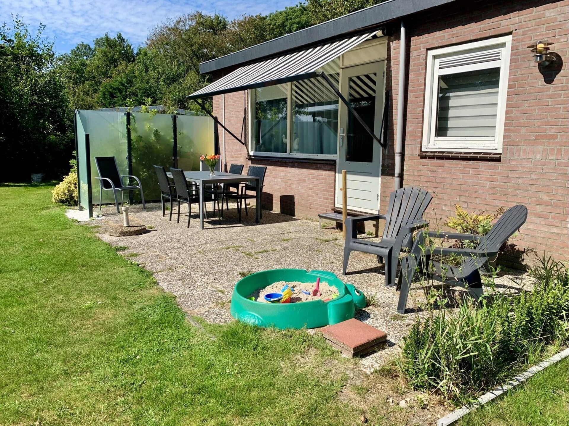 Vrijstaande 5-persoonsbungalow met grote tuin nabij strand Sint Maartenszee - foto 28