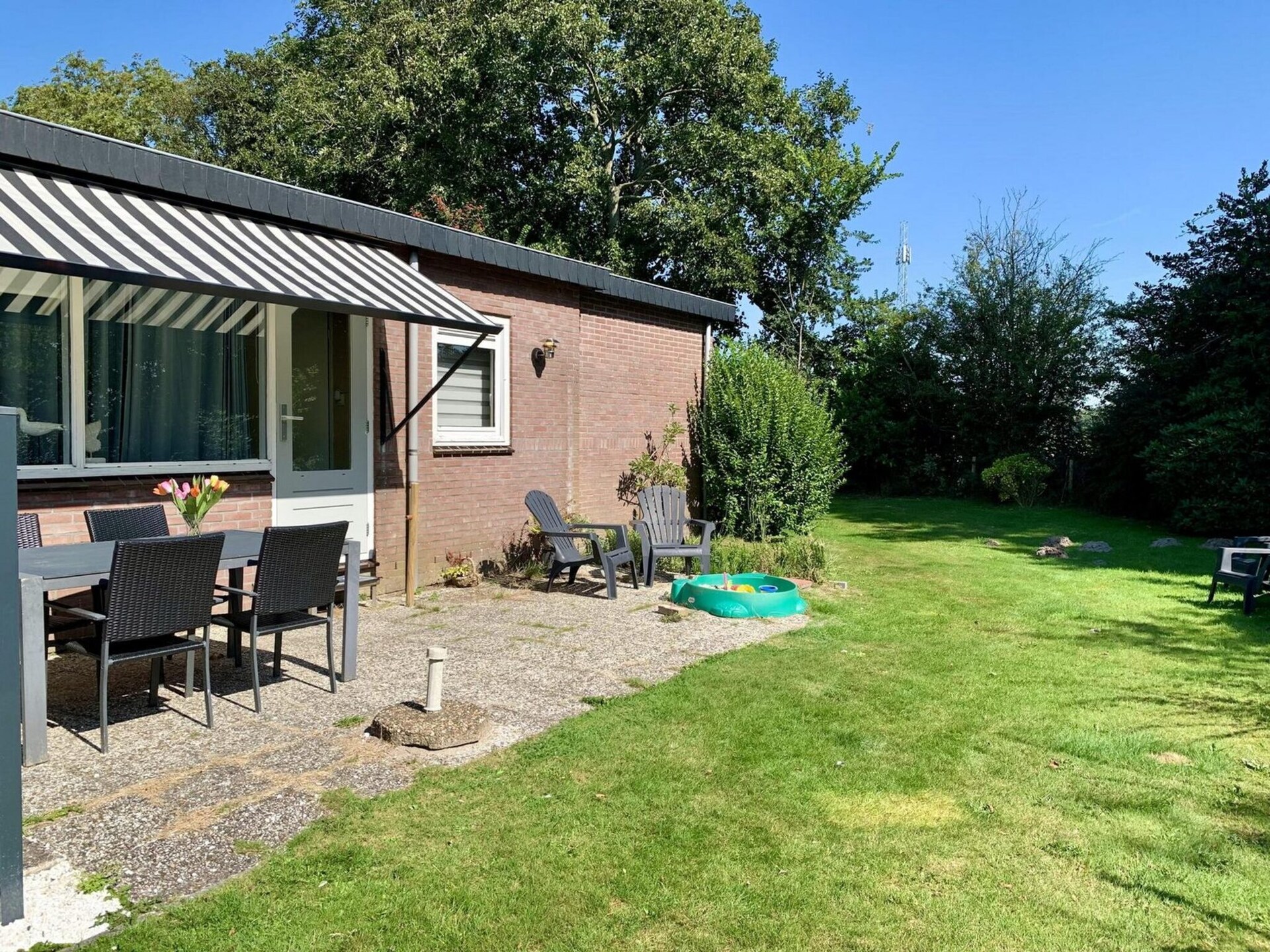 Vrijstaande 5-persoonsbungalow met grote tuin nabij strand Sint Maartenszee - foto 27