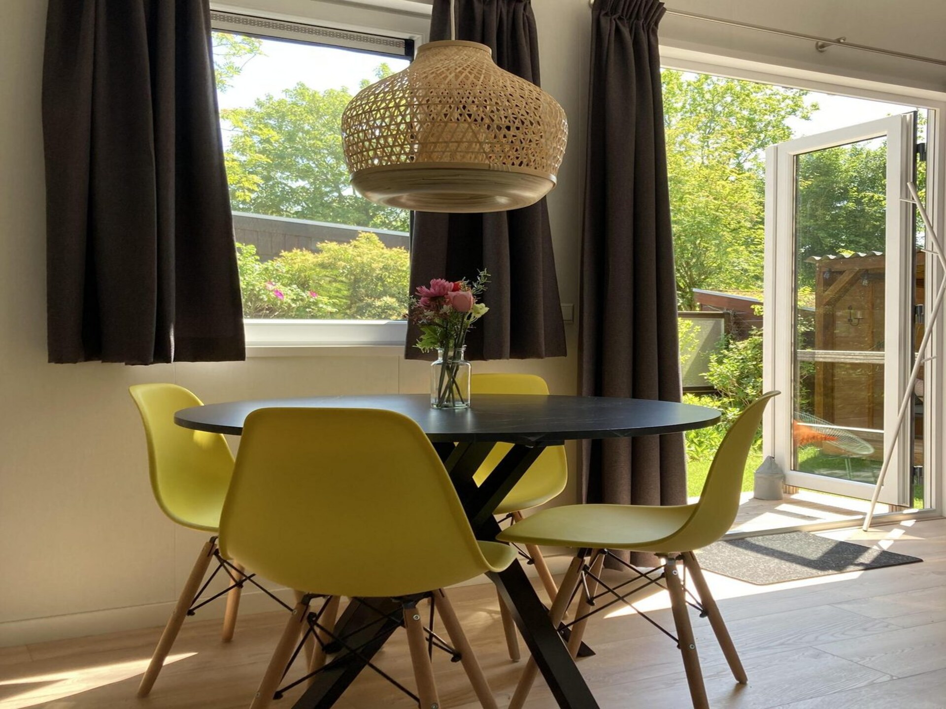 Modern chalet op rustig park, op fietsafstand van strand Sint Maartenszee - foto 9