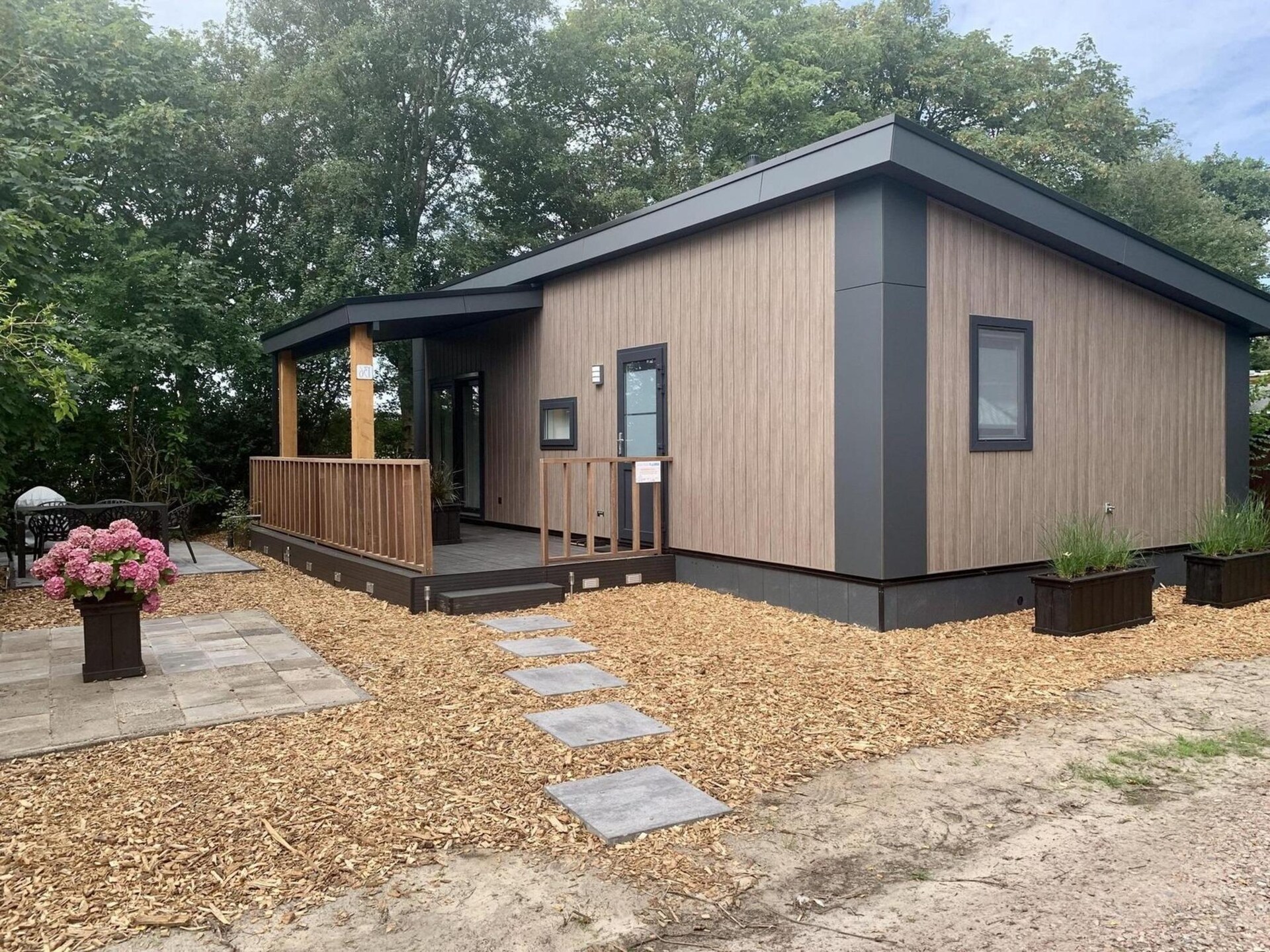 Modern chalet Campanula 136 met uitzicht op bollenvelden in Sint Maartenszee - foto 22