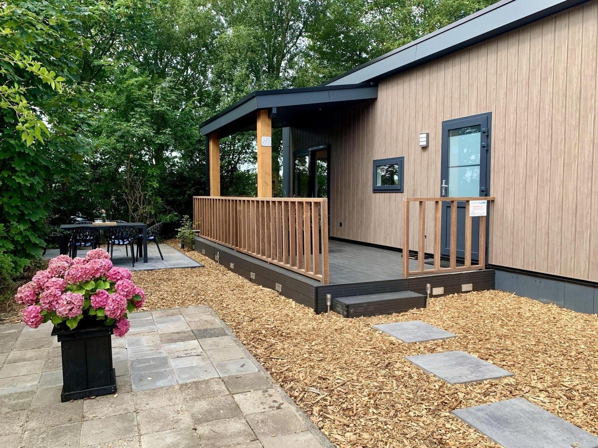Modern chalet Campanula 136 met uitzicht op bollenvelden in Sint Maartenszee - foto 21