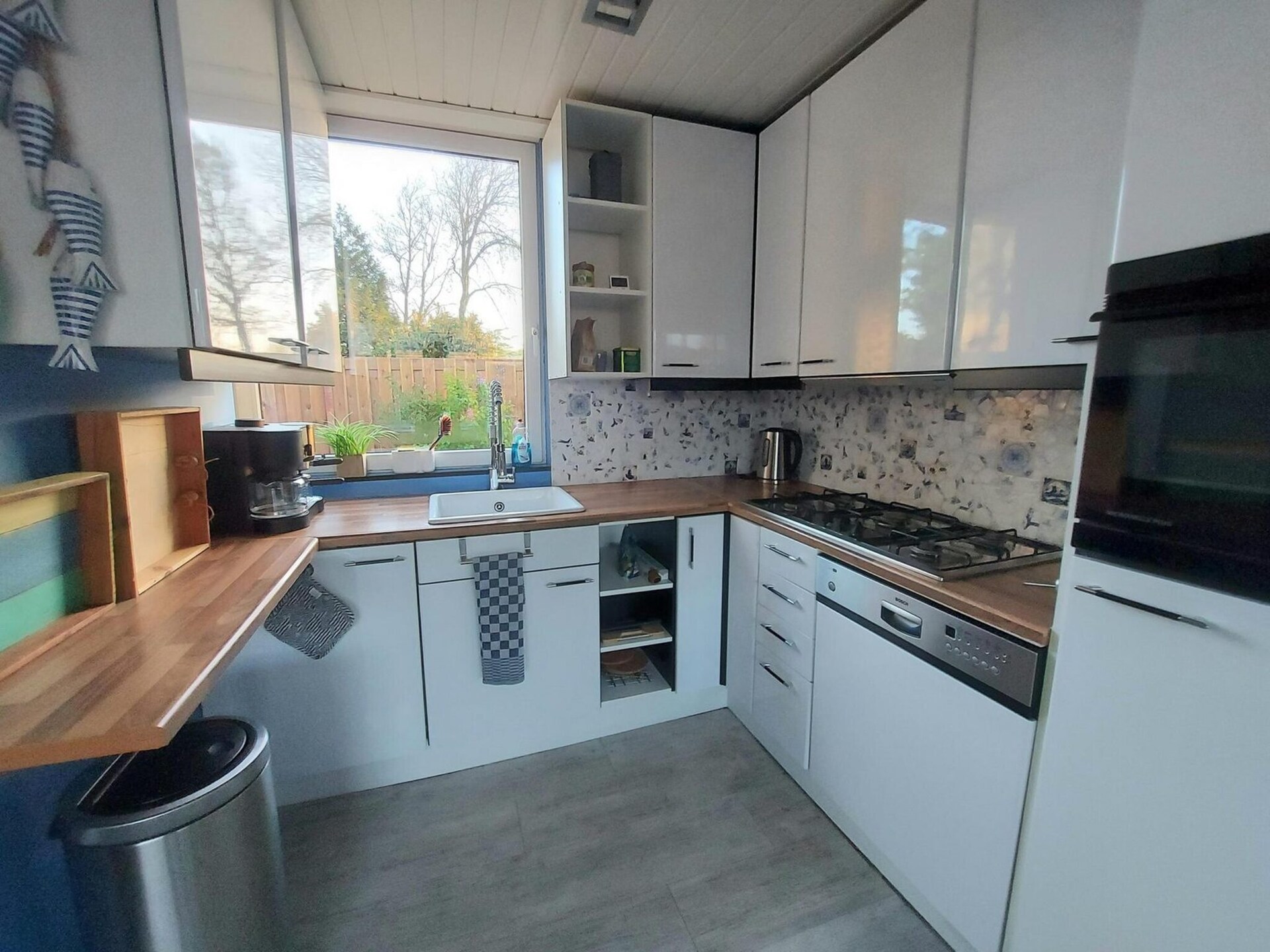Vrijstaande bungalow met grote tuin op 1,5 km van strand Sint Maartenszee - foto 3