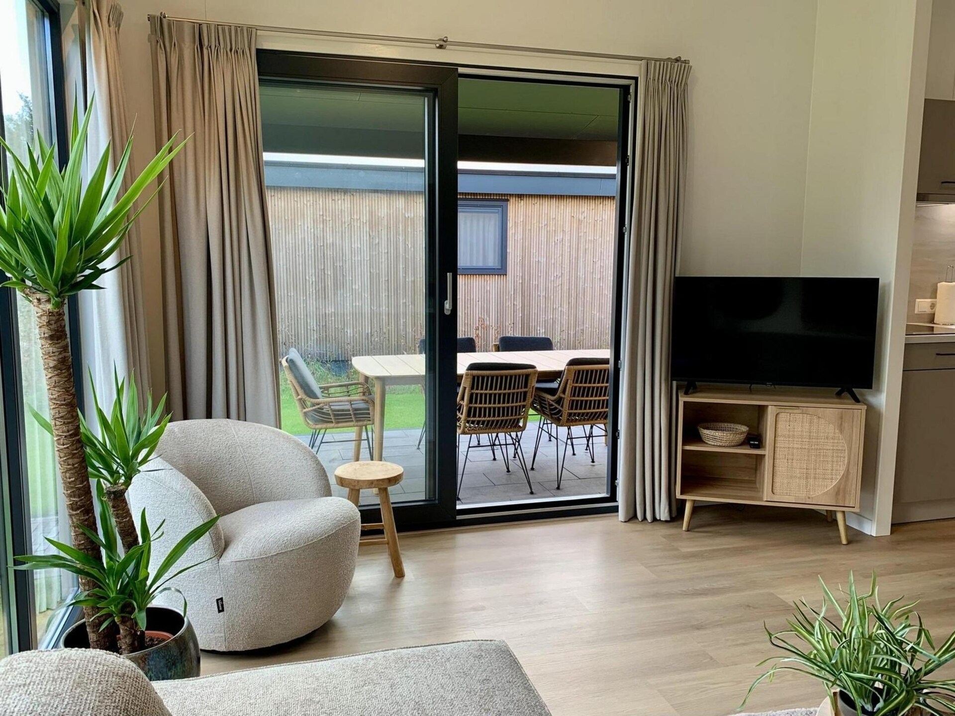 Campanula 224: Modern chalet op fietsafstand van strand Sint-Maartenszee - foto 19