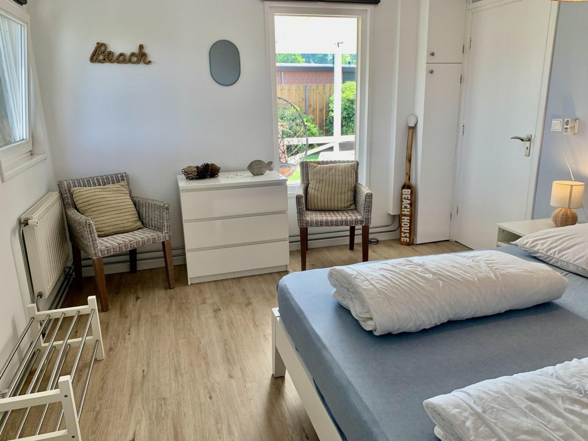 Moderne bungalow met omheinde tuin op 1,5 km van het strand van Sint-Maartenszee - foto 9