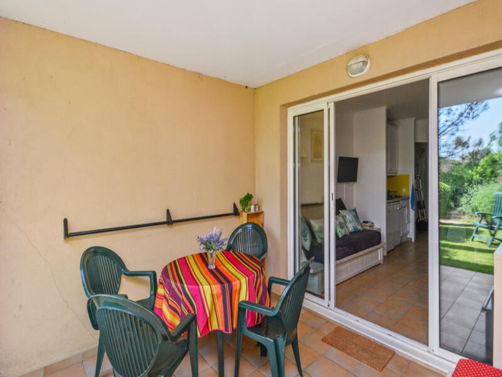 Knus appartement voor 5 in autovrij Provençaals vakantiedorp met zwemparadijs - foto 33