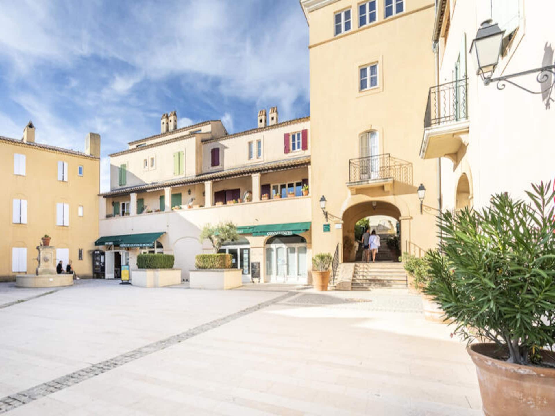 Ruime villa met privézwembad aan golfbaan Pont Royal, Mallemort - foto 7
