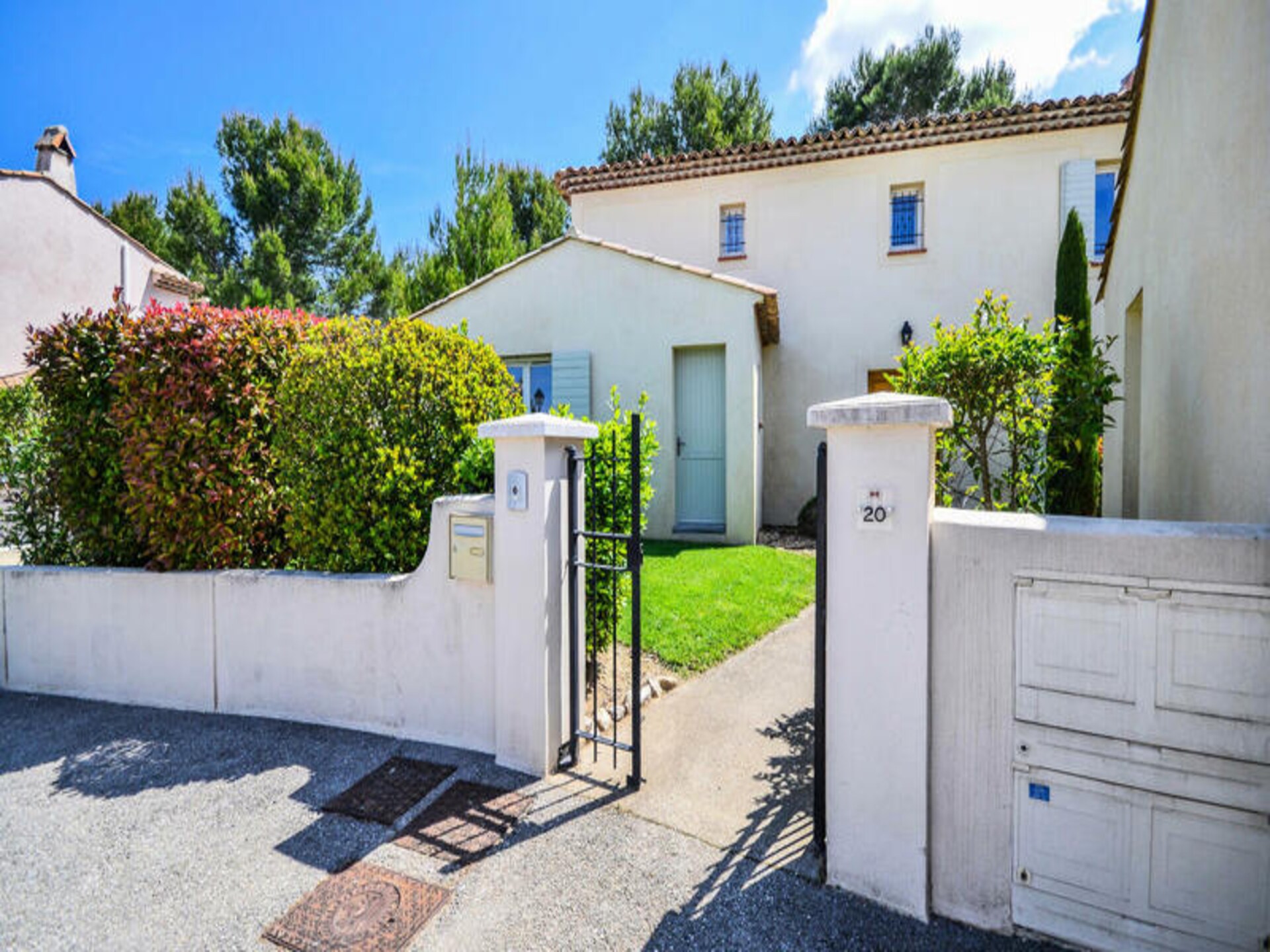 Ruime villa met privézwembad aan golfbaan Pont Royal, Mallemort - foto 33
