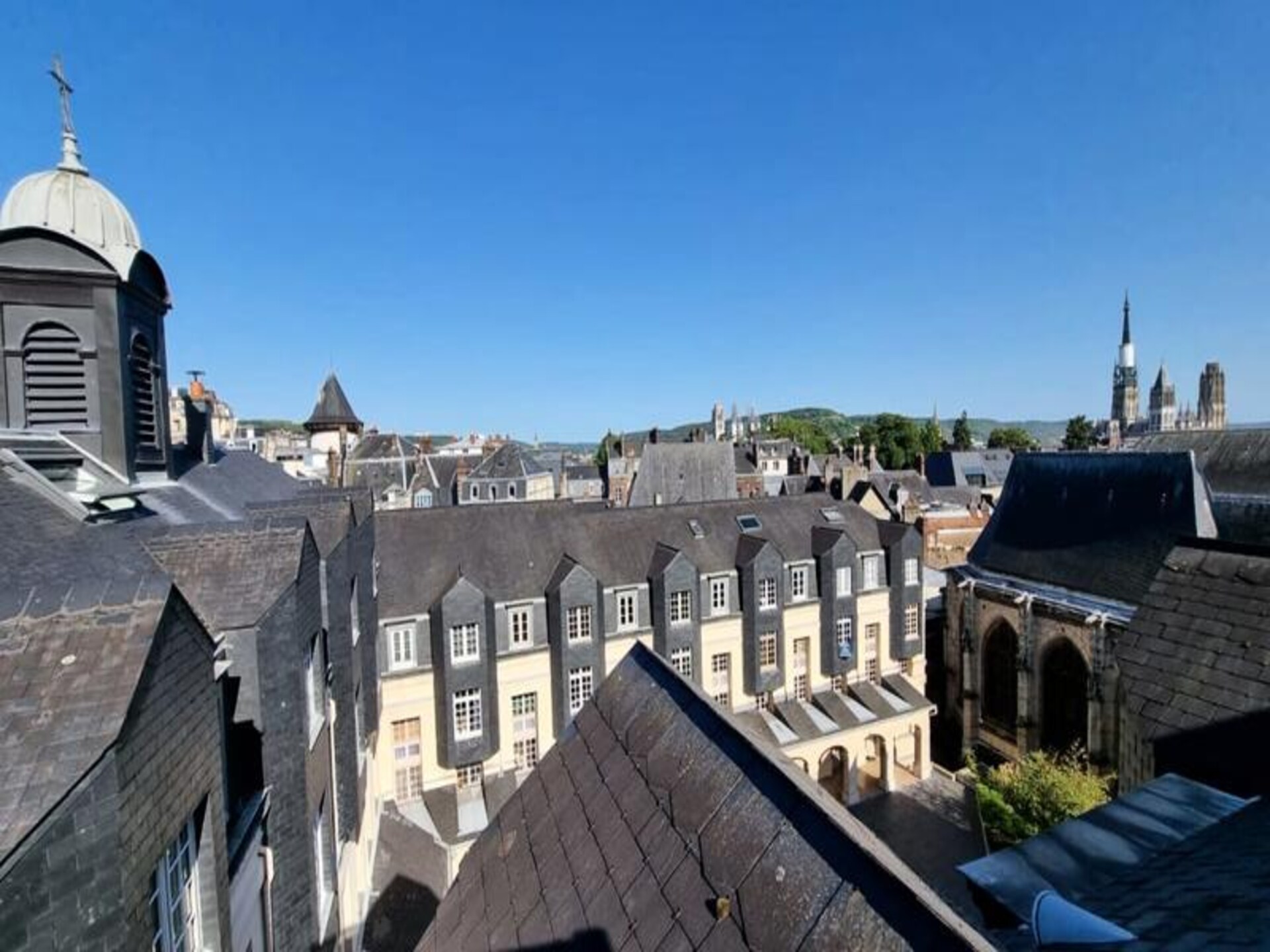 Le Duplex in Rouen: knus appartement met parkeerplaats, tennis & uitzicht - foto 33