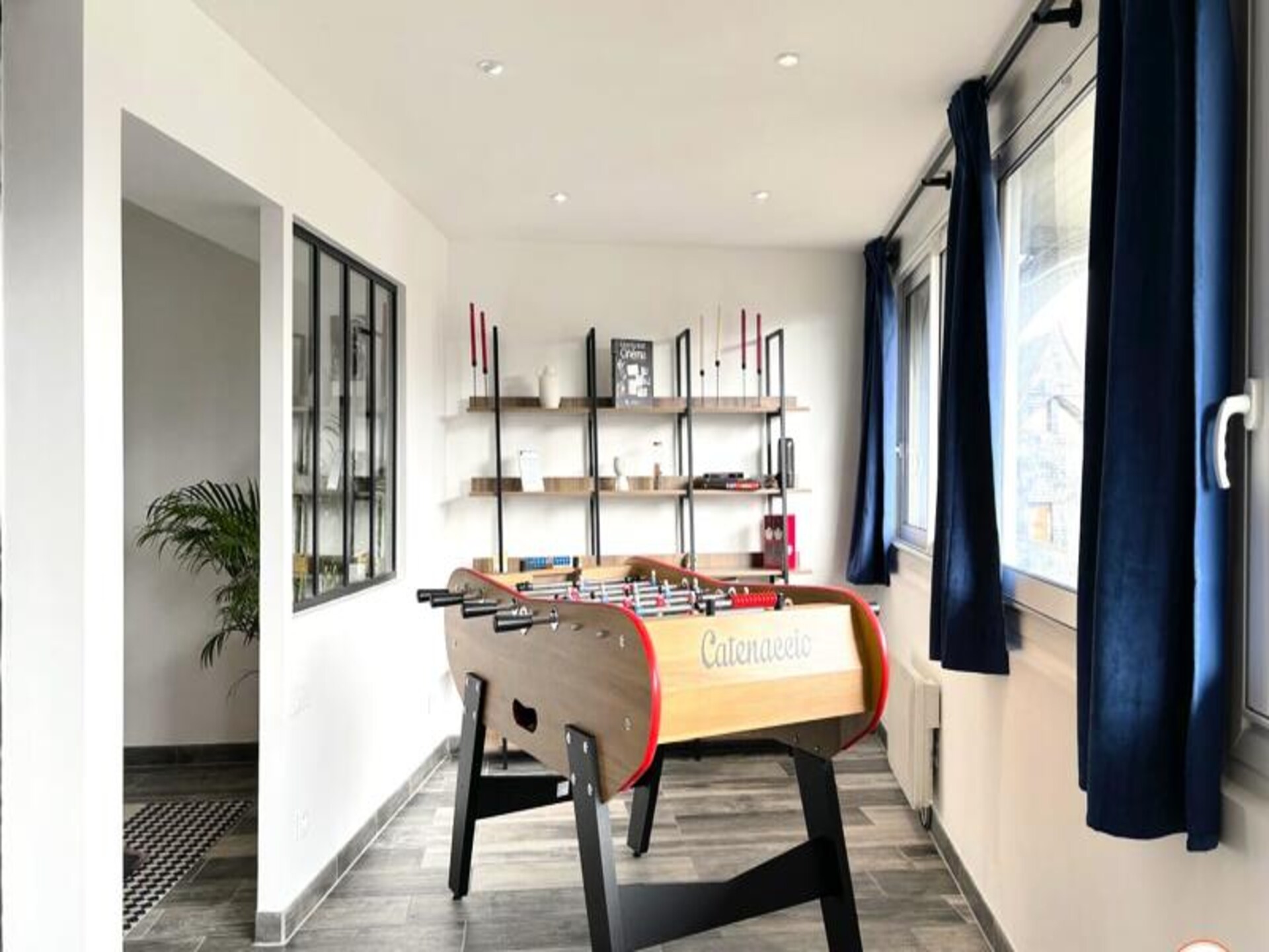 L'Olympe: Uniek appartement met bioscoop en voetbaltafel in centrum Rouen - foto 6