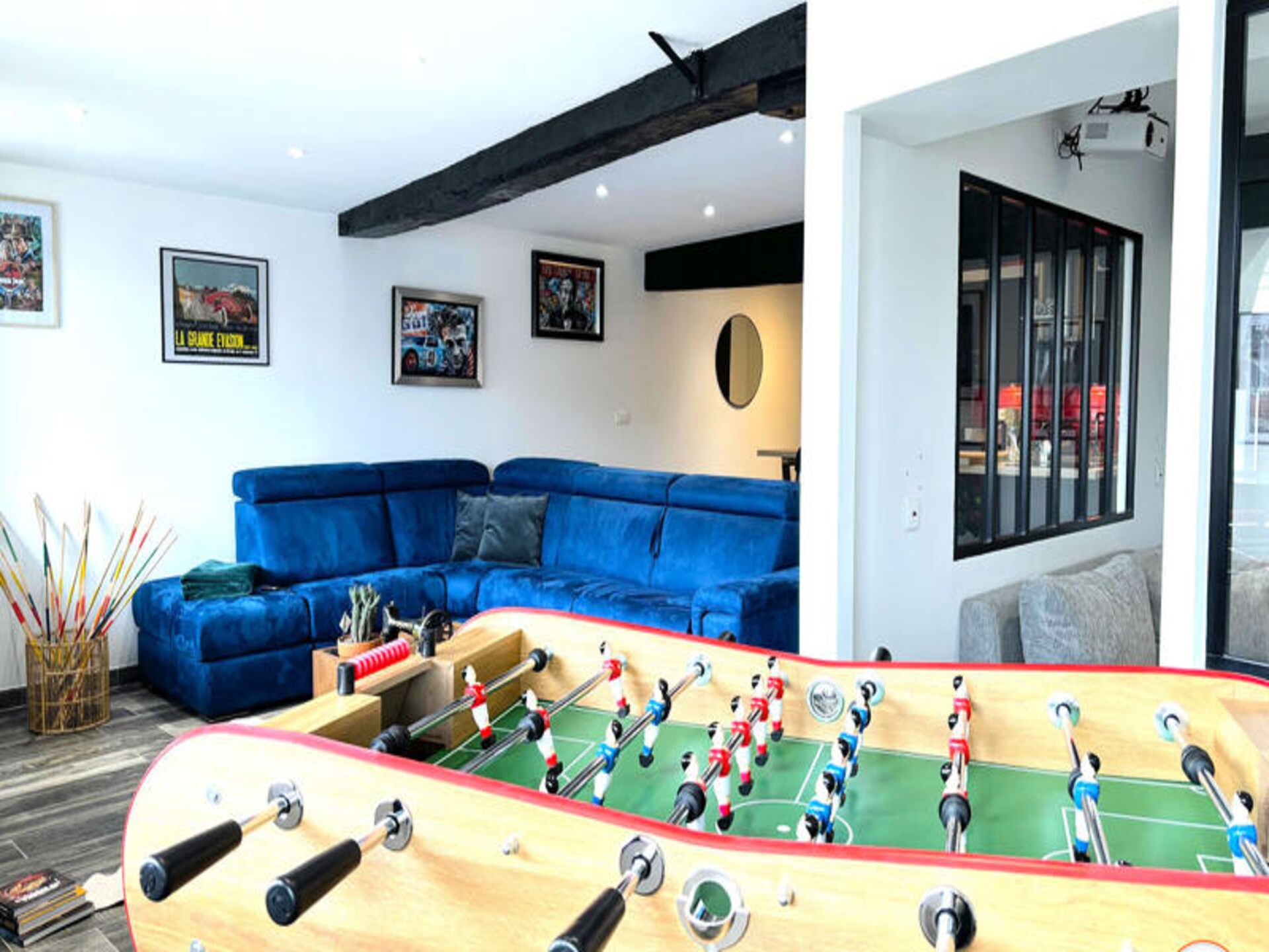 L'Olympe: Uniek appartement met bioscoop en voetbaltafel in centrum Rouen - foto 8