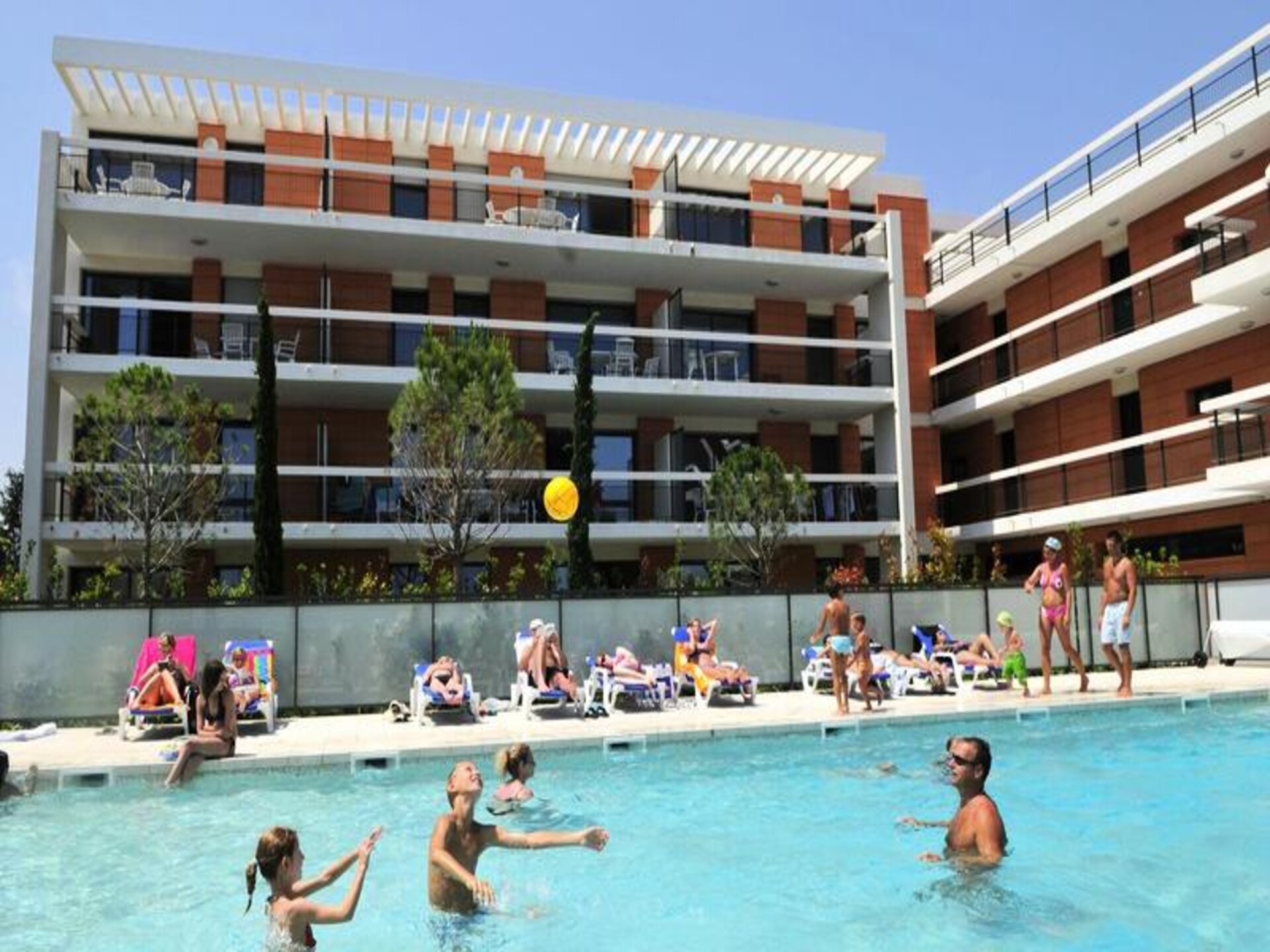 Appartement aan de Côte d'Azur met verwarmd zwembad, vlakbij het strand - foto 1